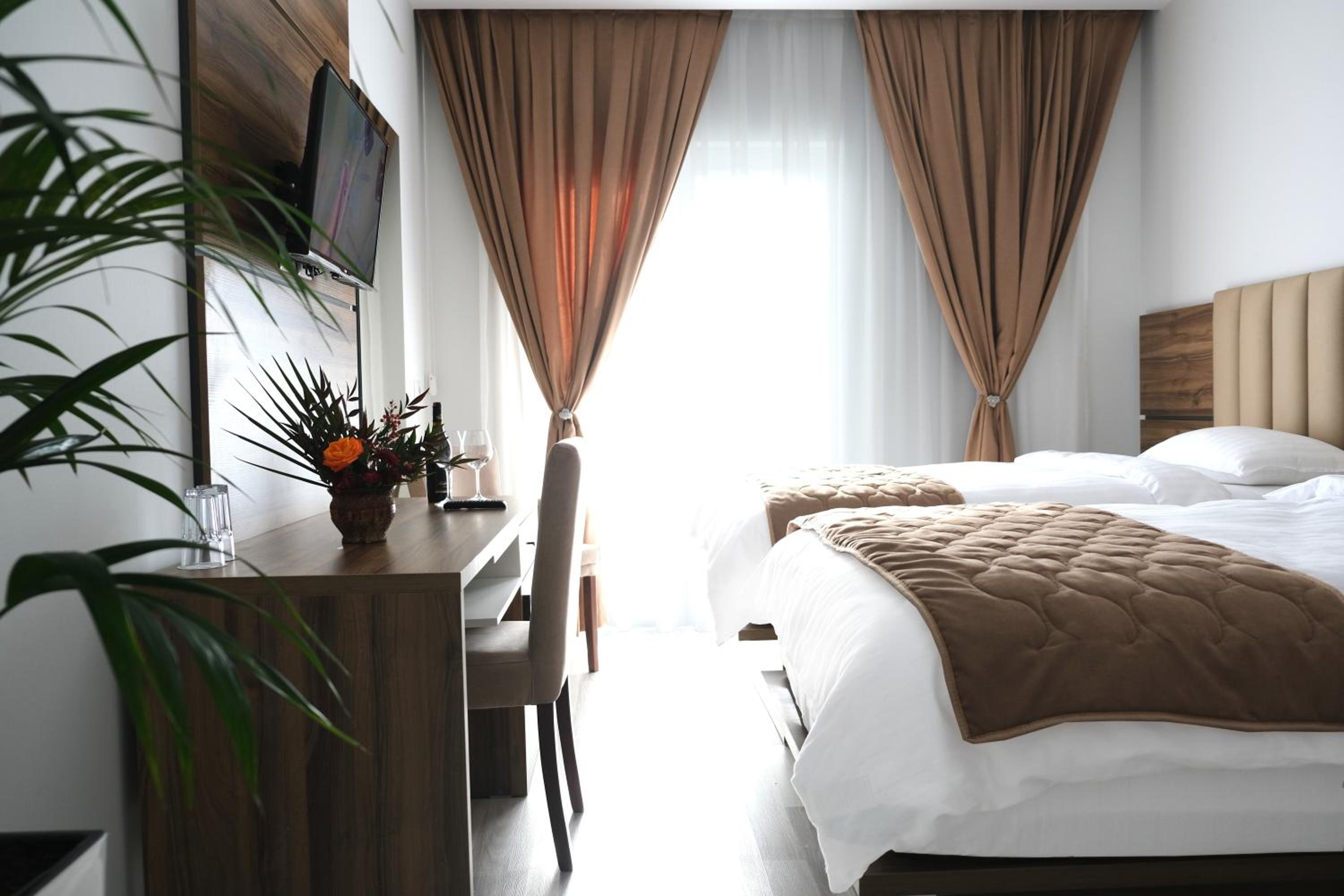 Gardenland Resort