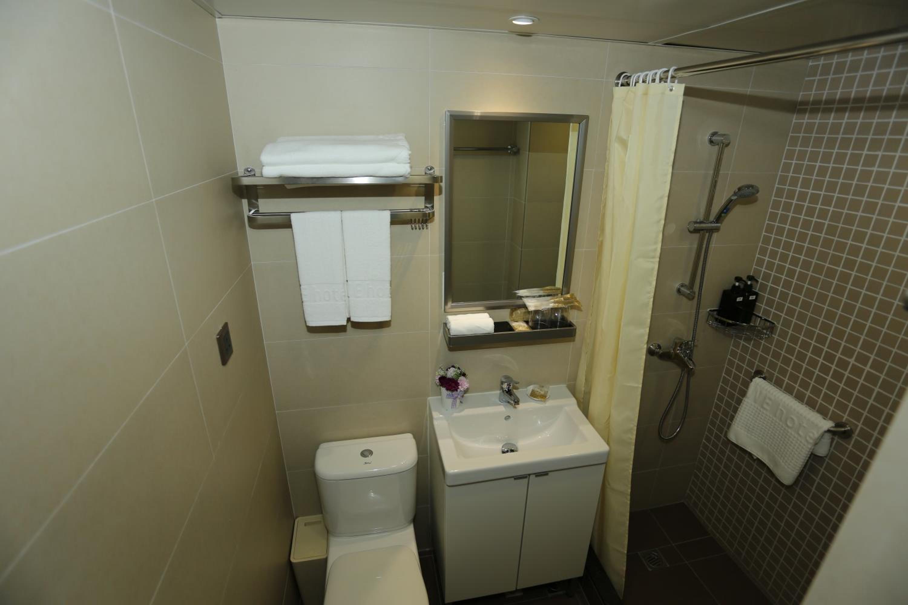 WE Hotel