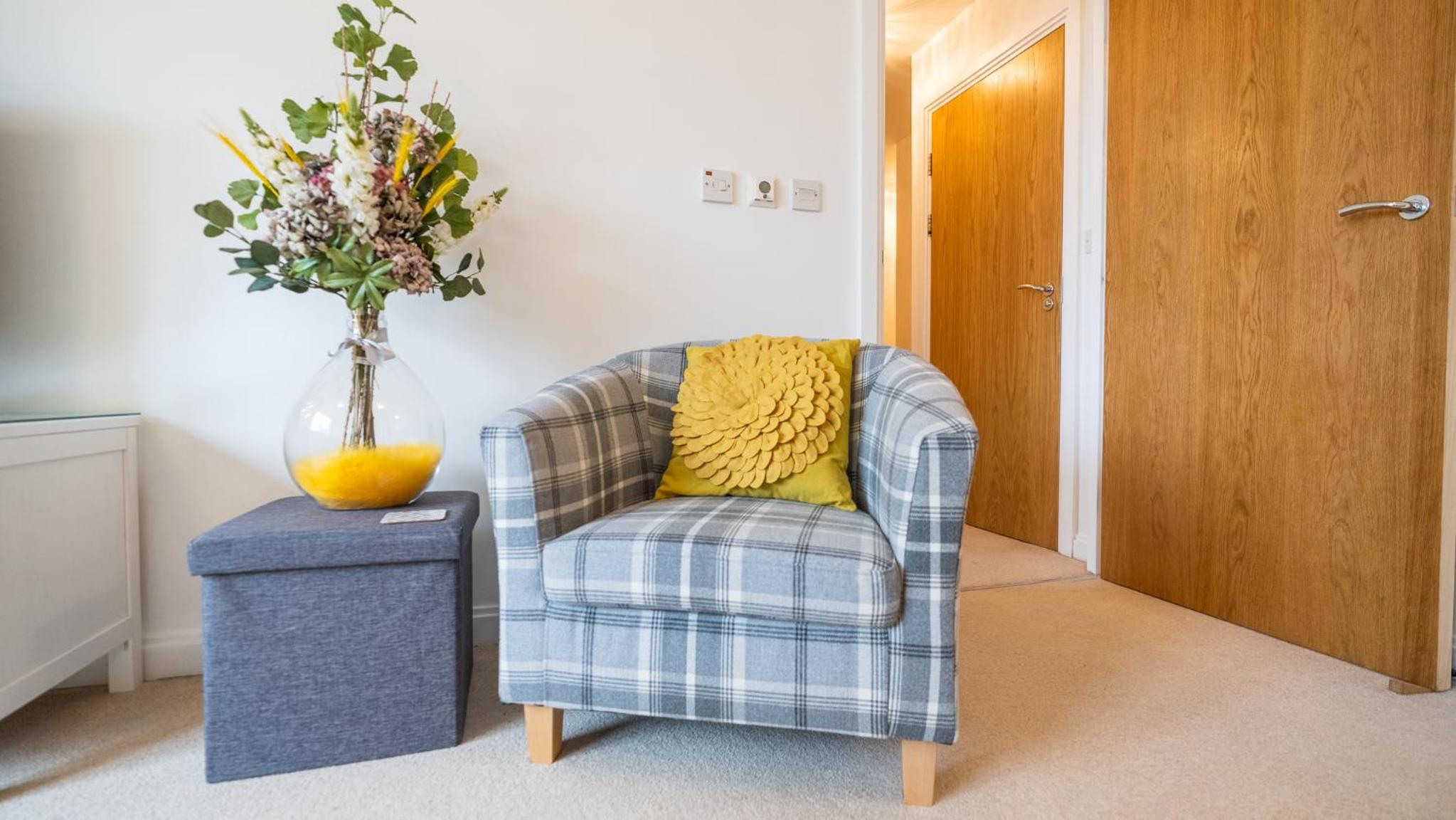 Hansen Court - Stylish Bay Apartment with Parking and River Views view 5