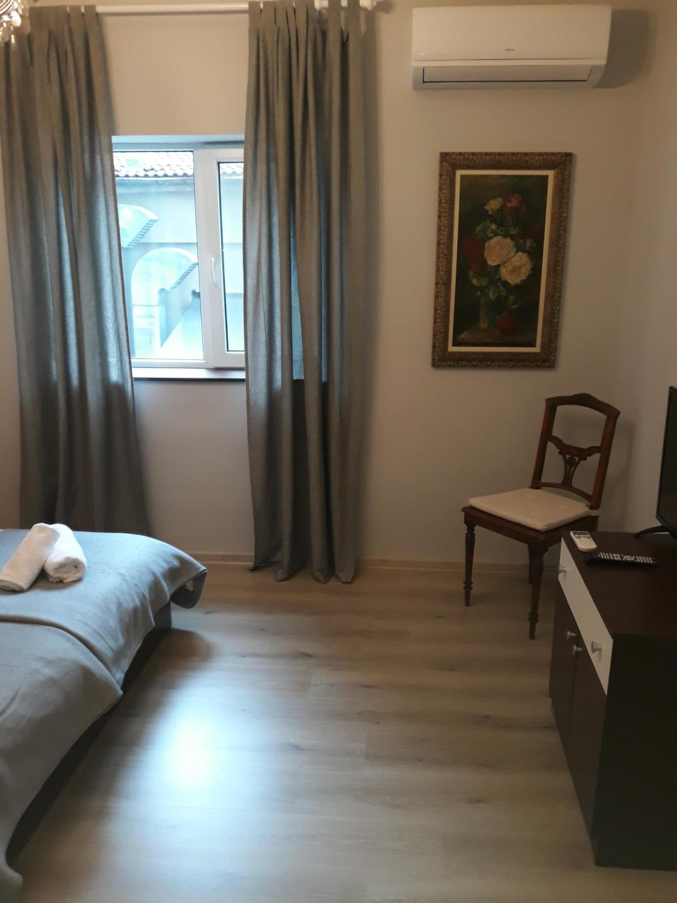 Flat in Varna, central location, close to beach view 5