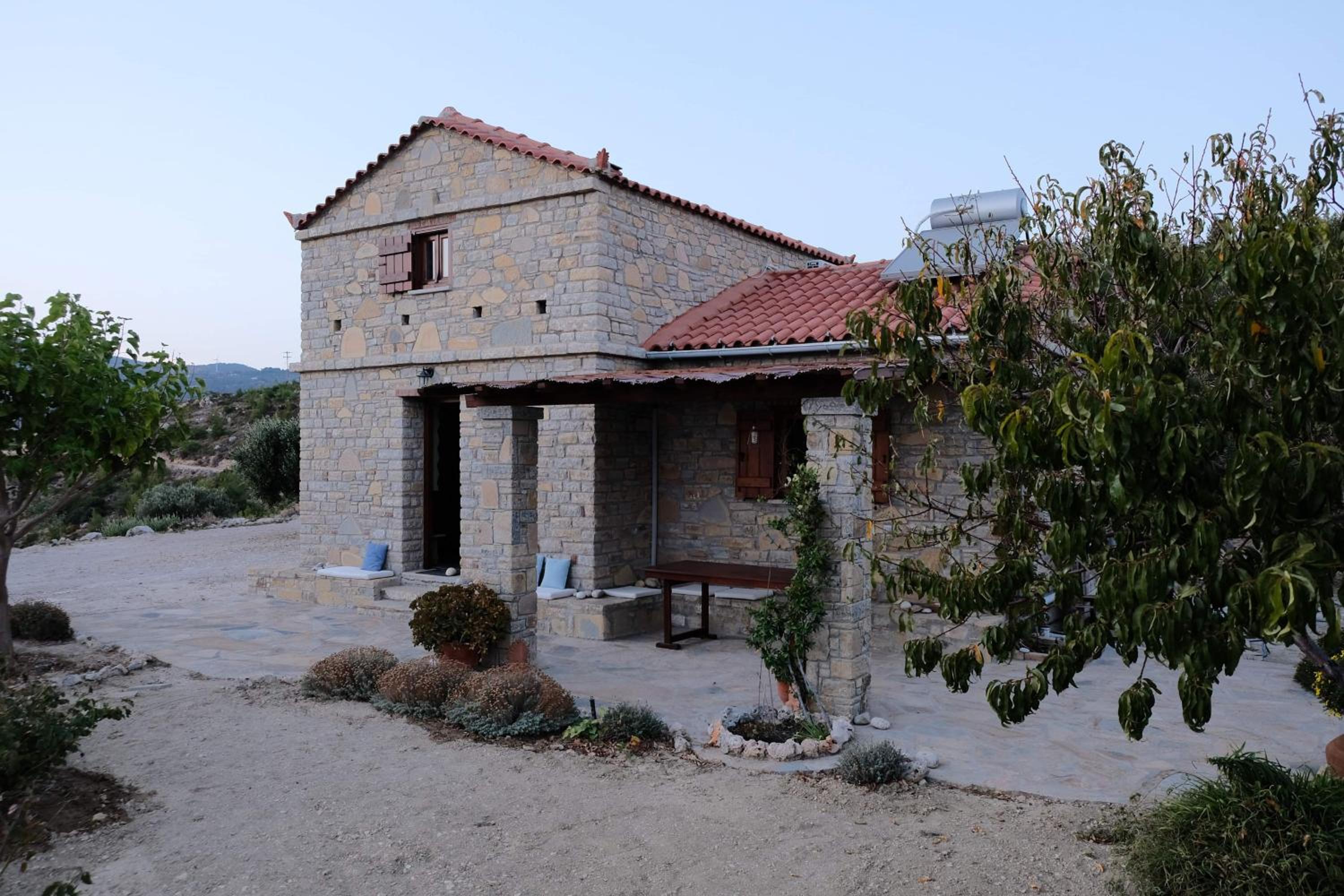 Oceanis cottage house view 2