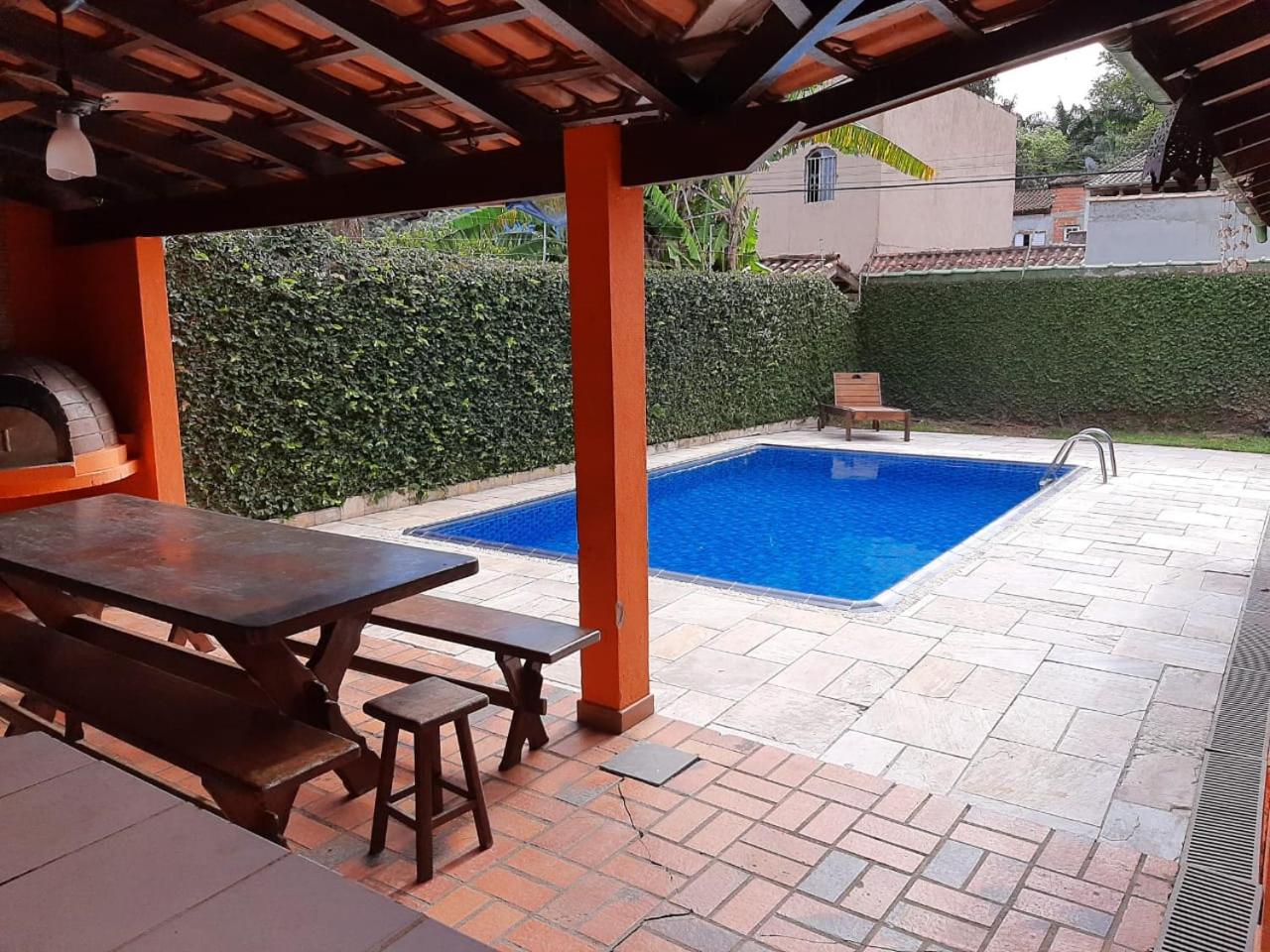 FANTÁSTICA CASA COM ÁREA DE PISCINA até 10 PESSOAS em MARESIAS SÃO SEBASTIÃO