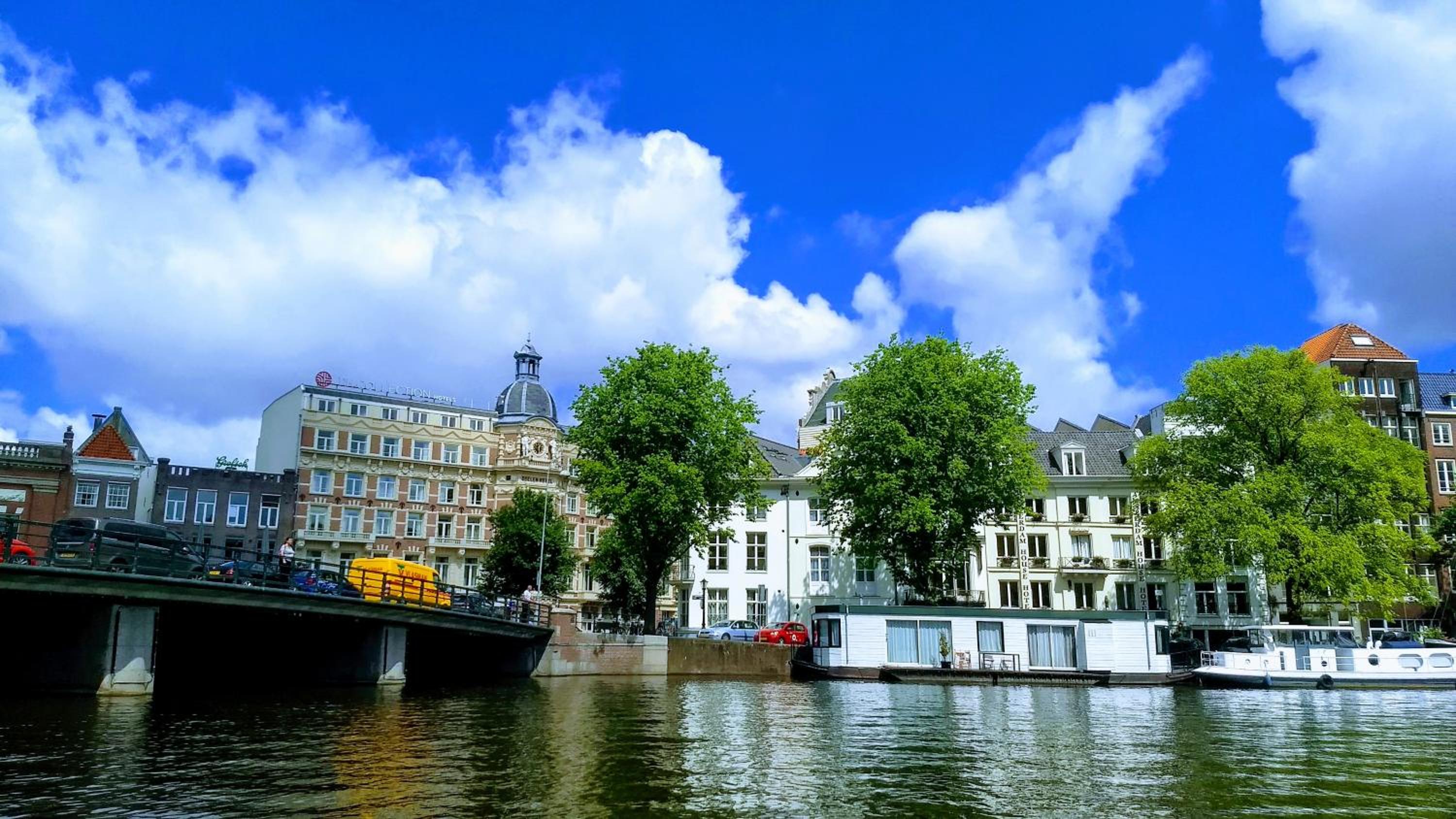 Rembrandt Square Boat