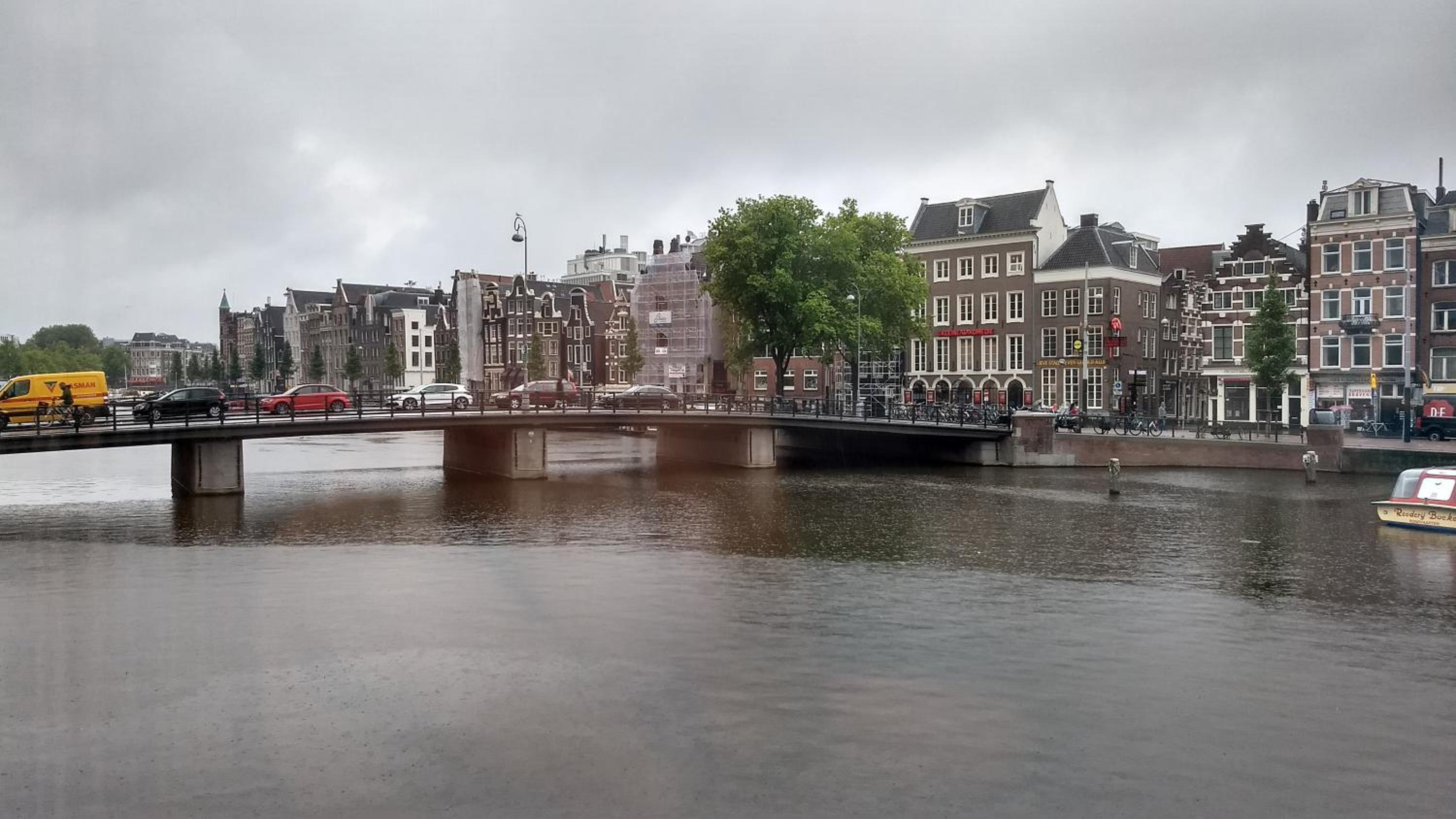 Rembrandt Square Boat photo 1
