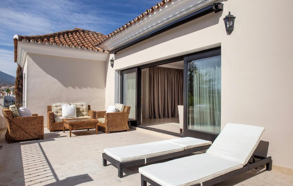Modern Dream Mansion In Tropical Nueva Andalucía ✰ photo 3
