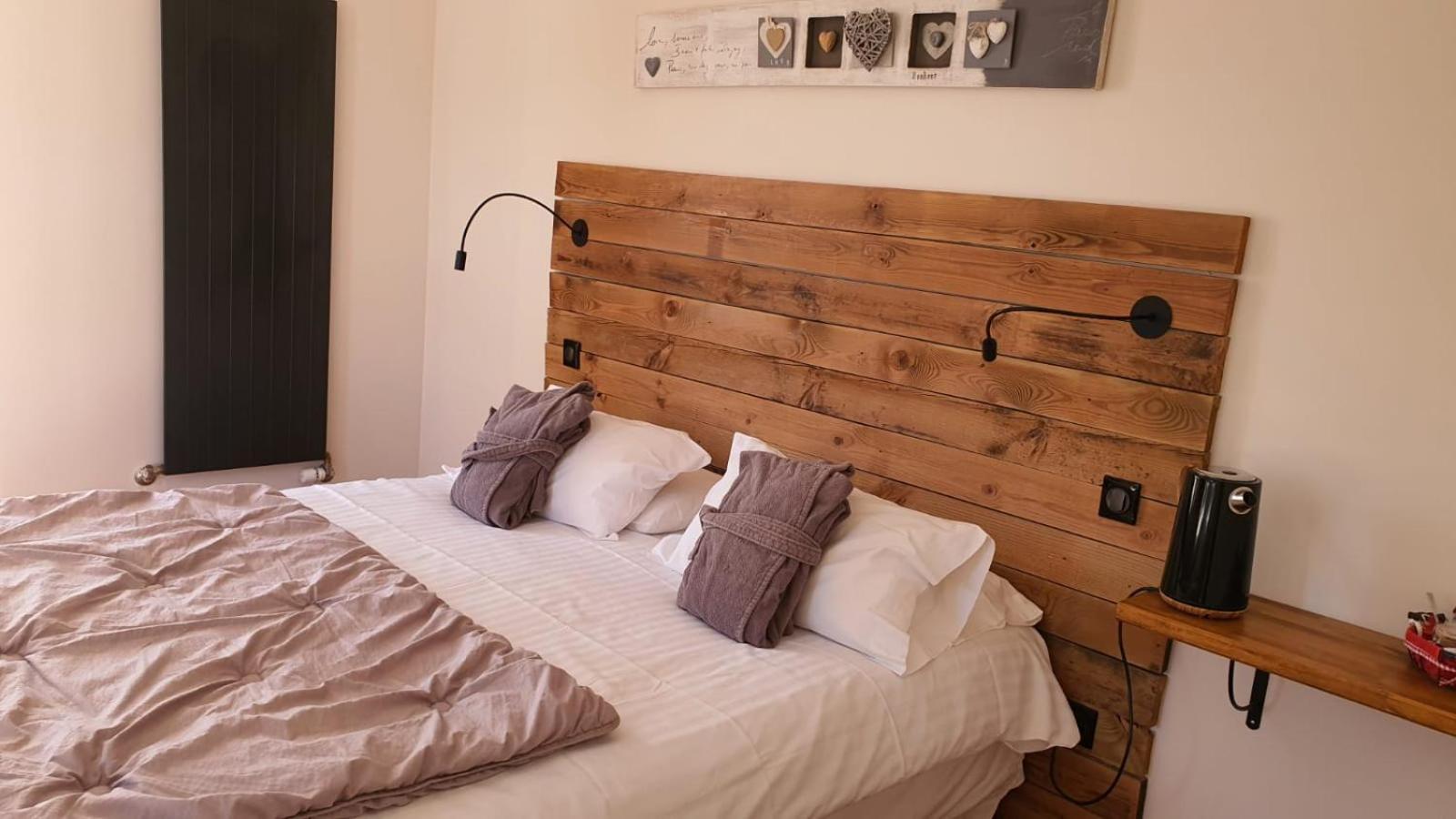 Maison La Devinière - sauna et spa compris accessibles toute l'année