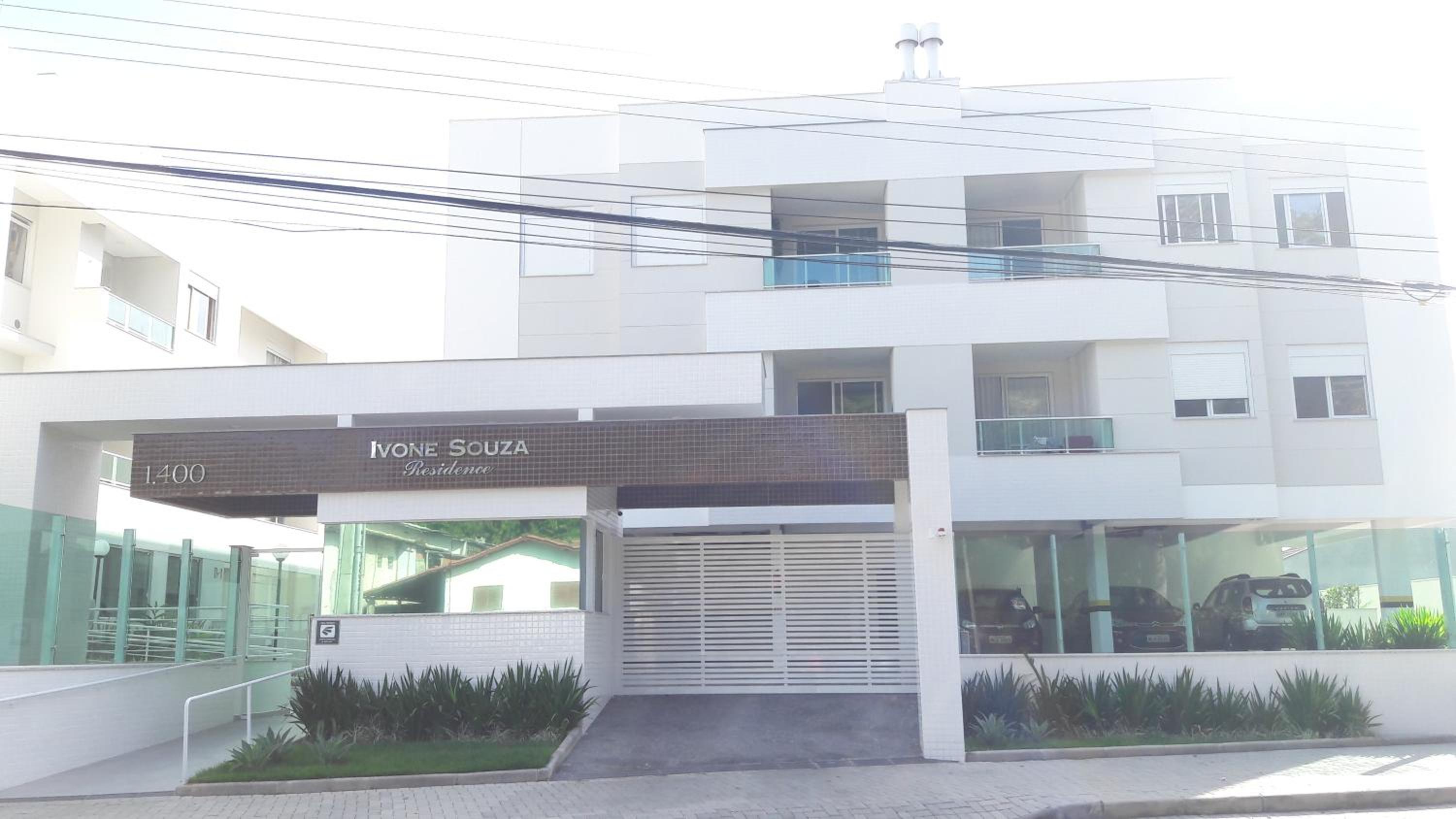 Florianópolis Canasvieiras Apartamento inteiro 3 quartos com ar piscina playground 2 garagens view 4