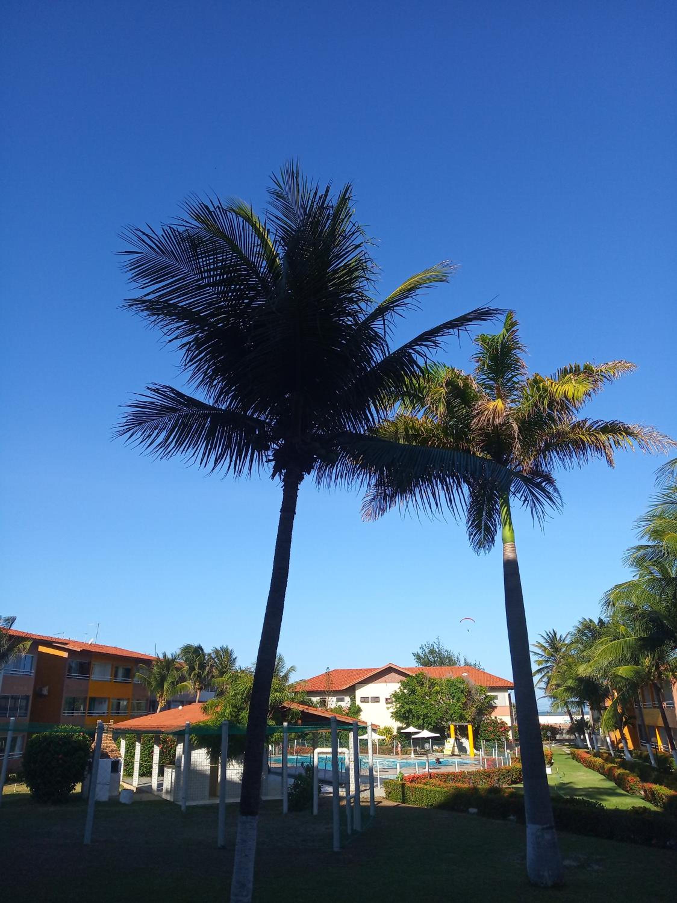 Ap 2 qts - Fortaleza - Praia do Futuro - Piscinas - WiFi - Ar-cond - Garagem