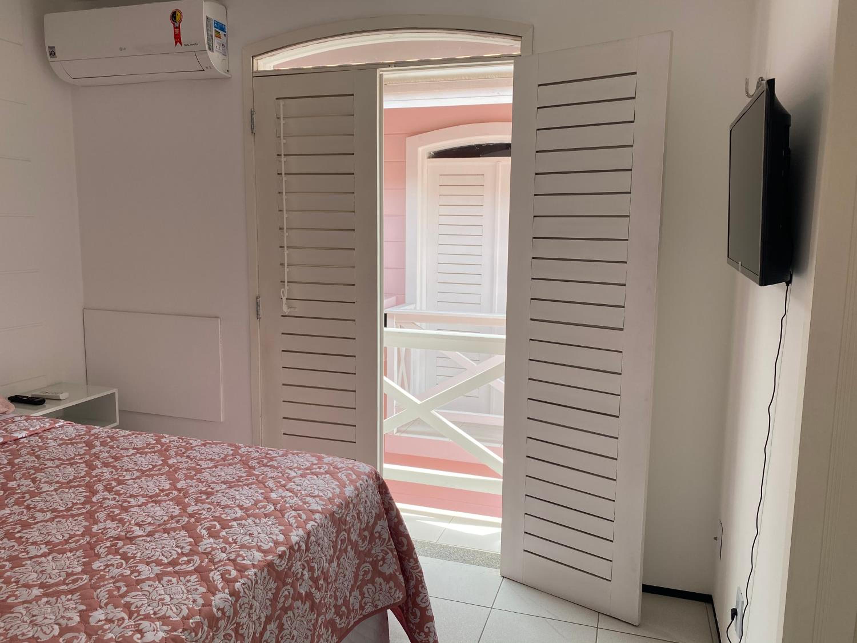 Casa em Condomínio 2 suítes casa 03