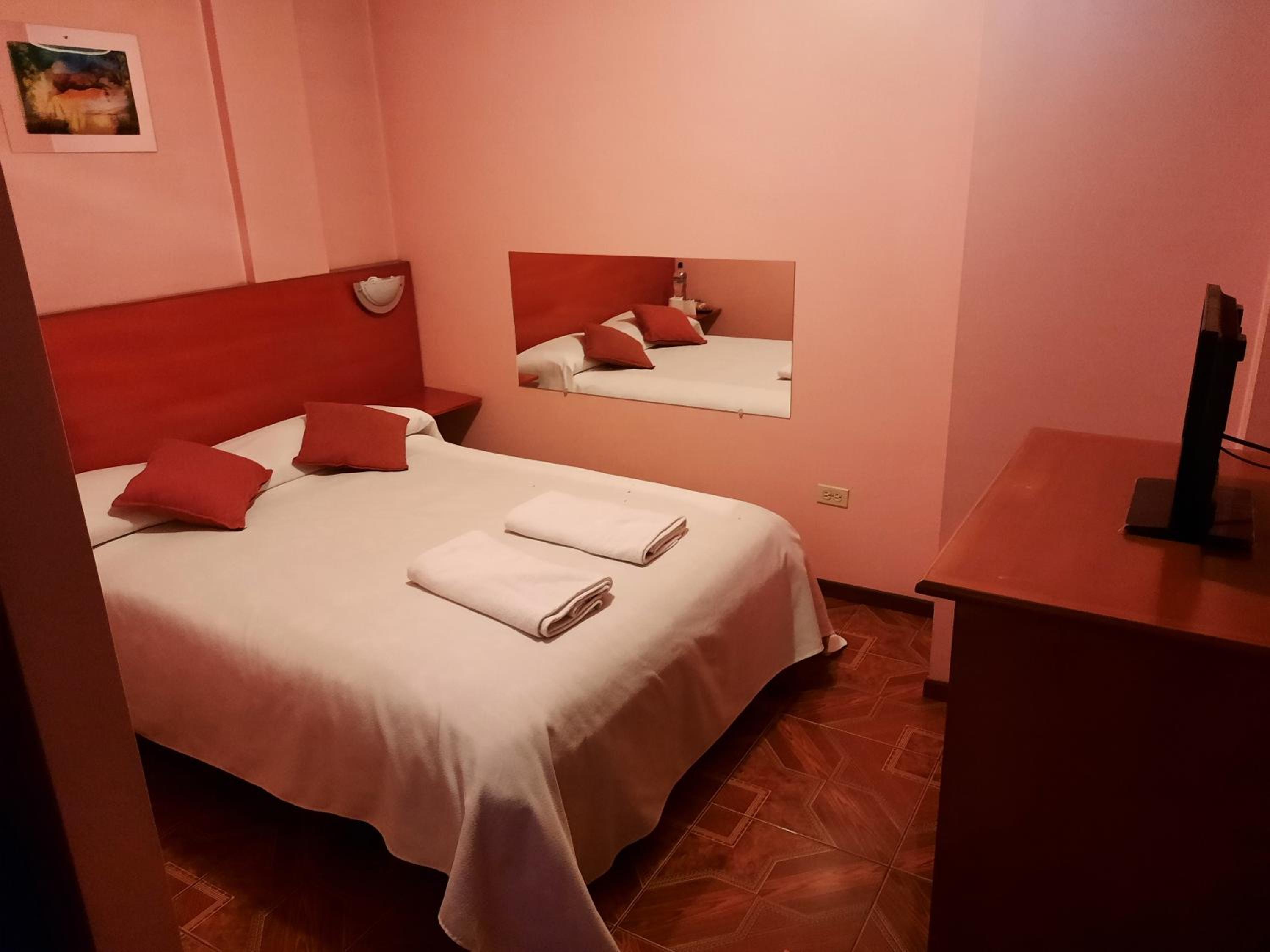 Hostal Sauna Water Palace