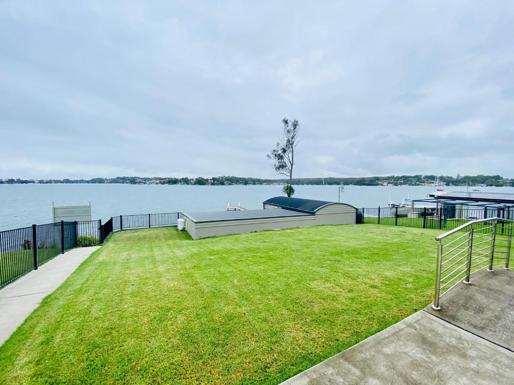 Sealand Lake House Stunning Absolute Waterfront