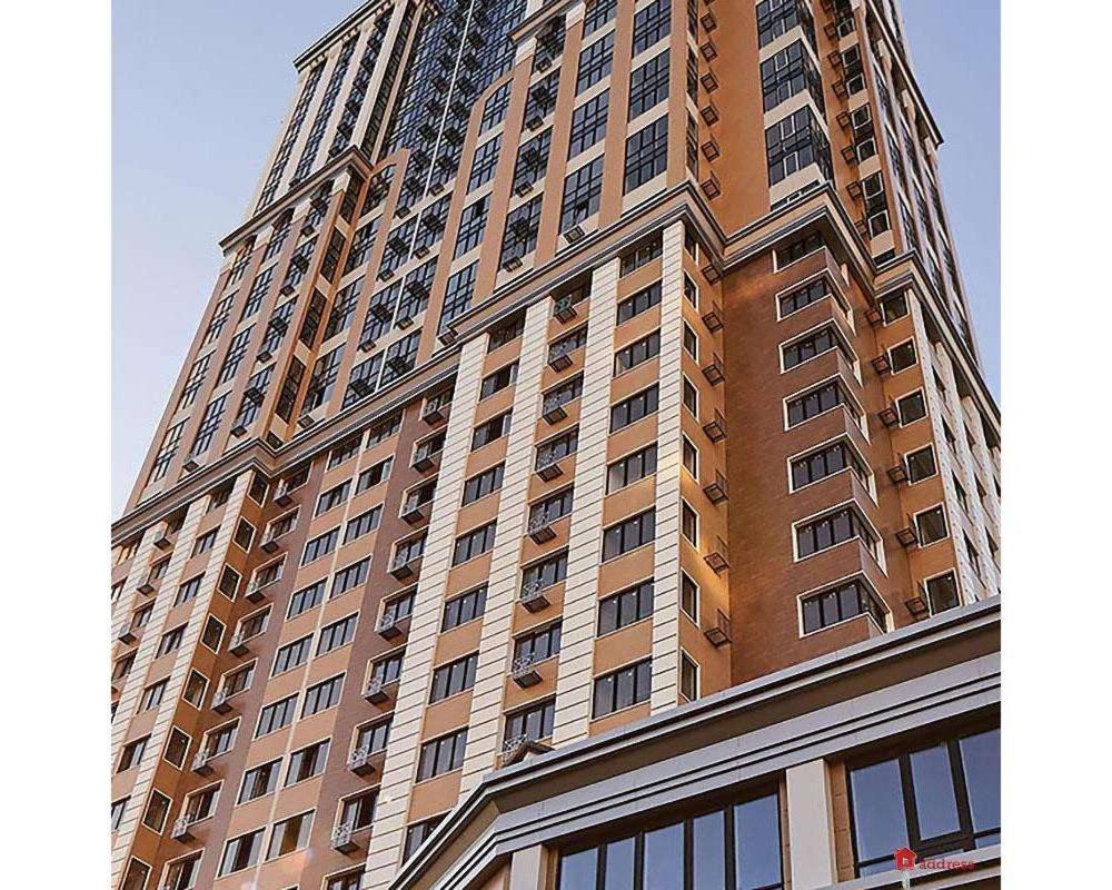 Royal Tower Residence Big VIP Apartment in Center Floor 27 view 2