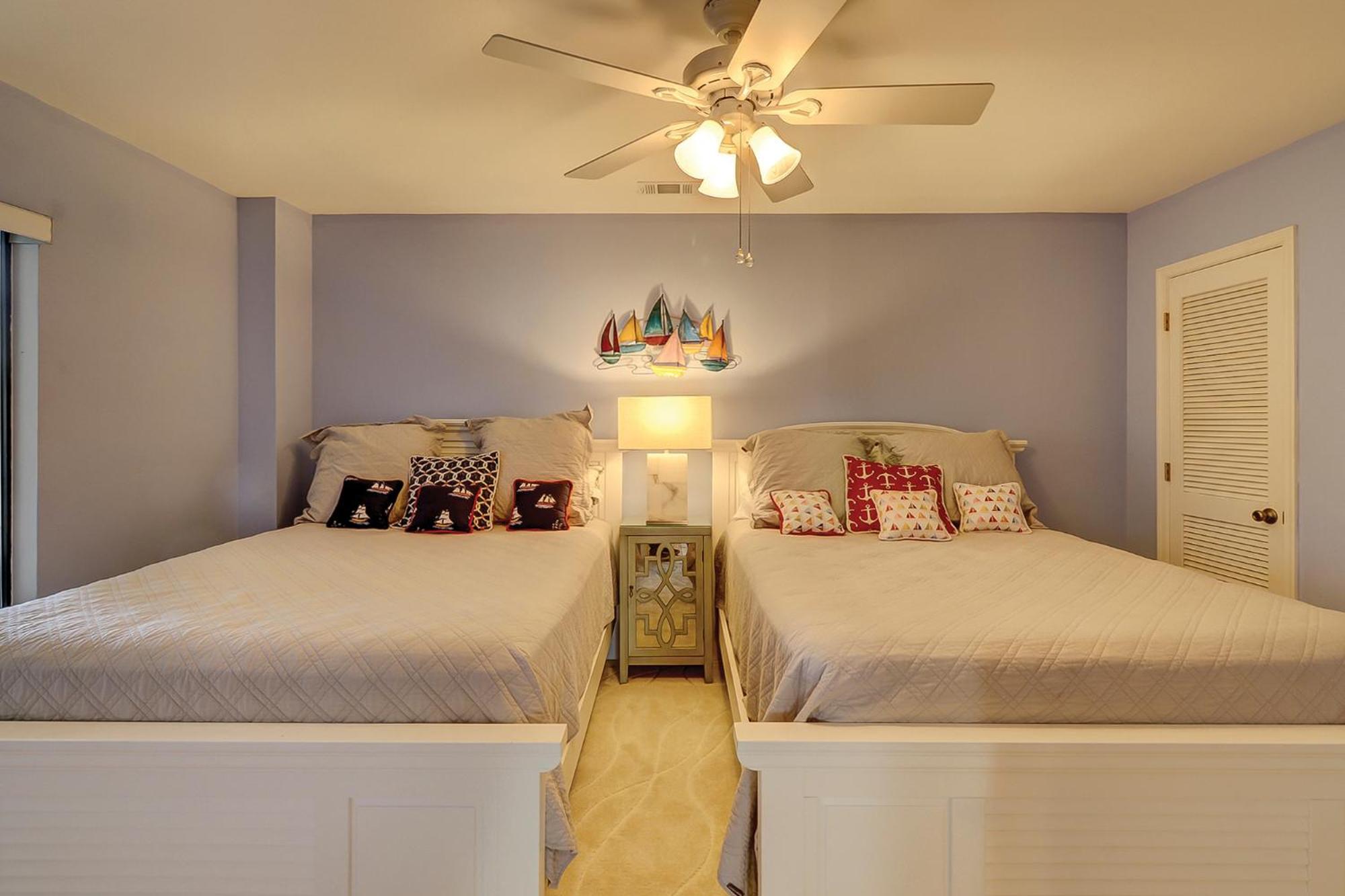 Gorgeous Ocean Views King 2 Queens close to ocean Bikes & Beach Gear Included
