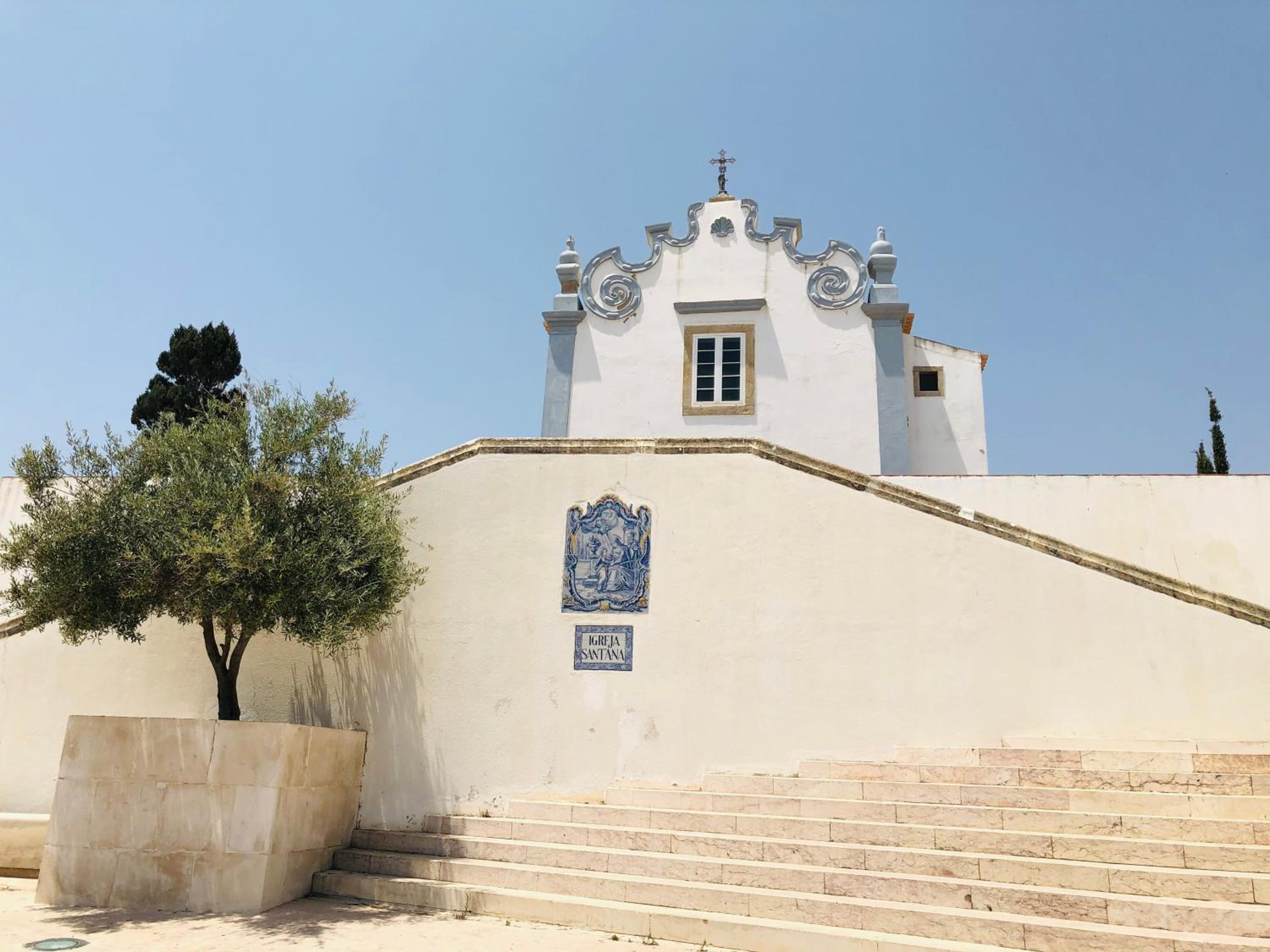 Deluxe apartment in Albufeira old town, 200m walk to beach, pool parking view 2