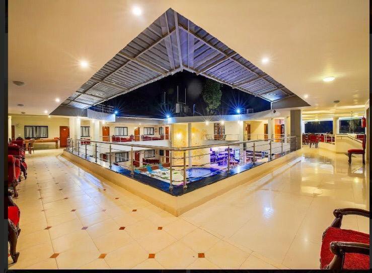 Varca Vacations - The Center Court Resort  Spa - Property Image 5