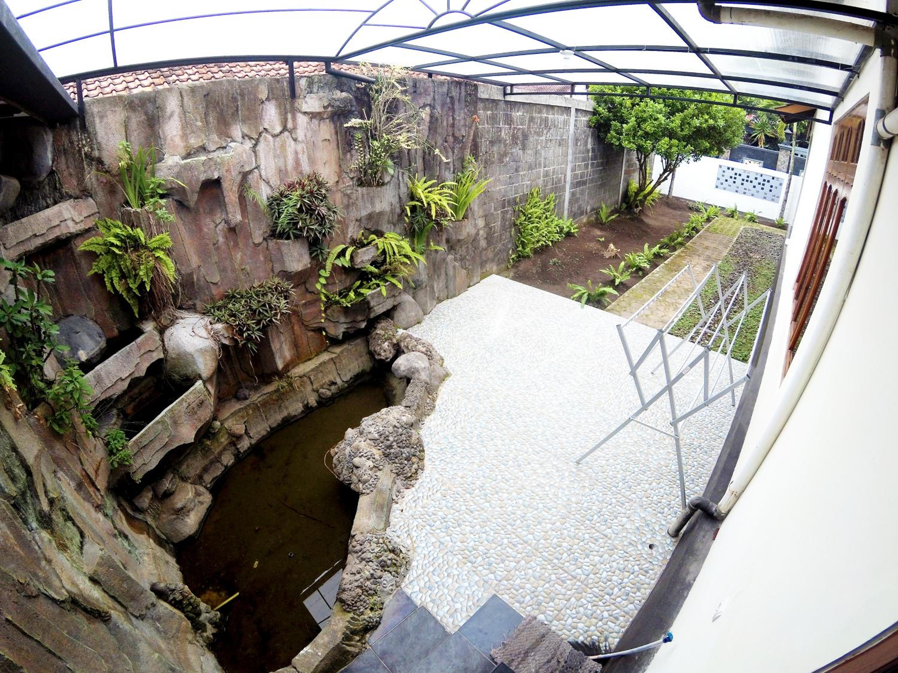 Garden Yard Homestay Jogja view 2