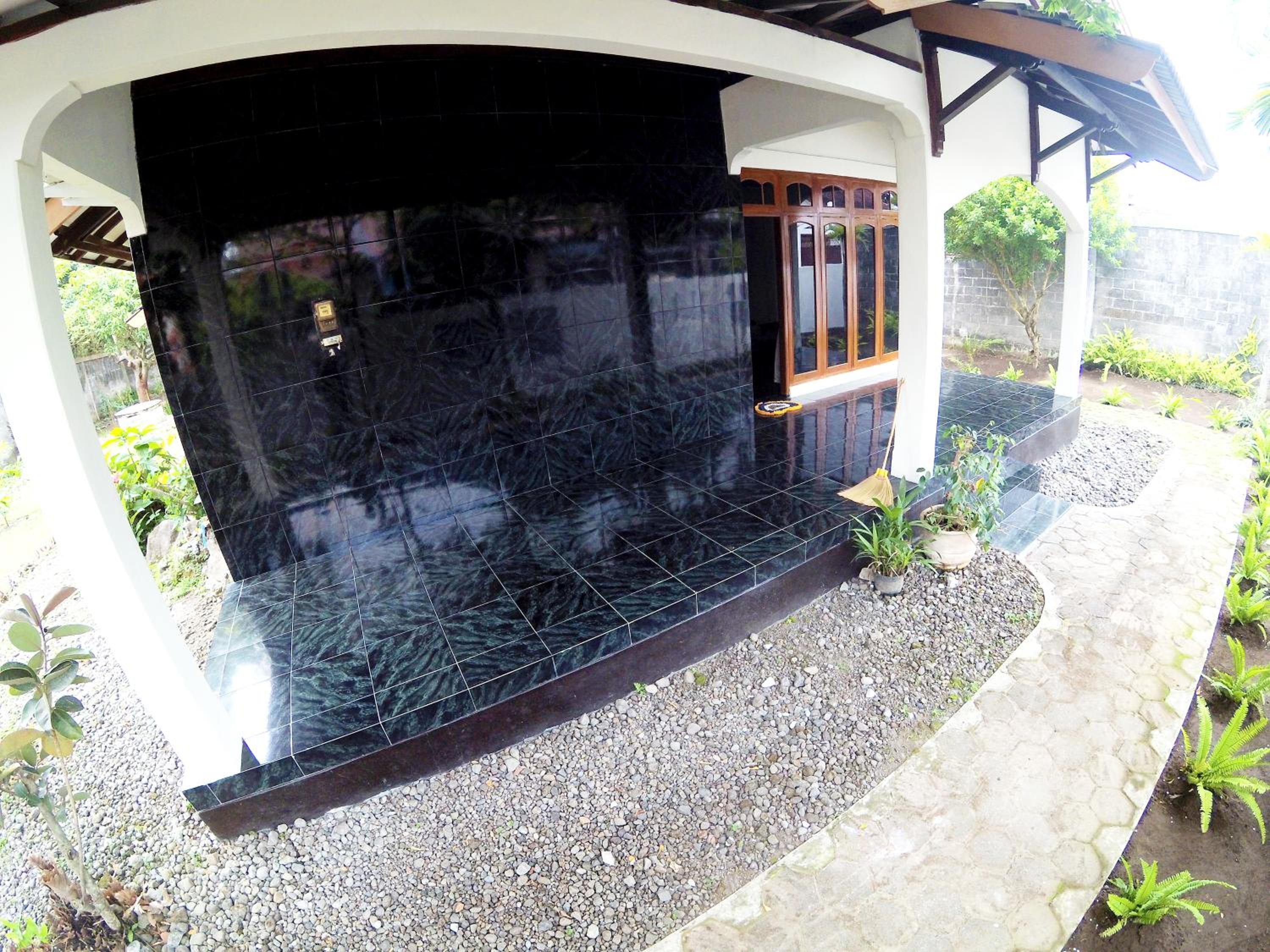 Garden Yard Homestay Jogja view 3