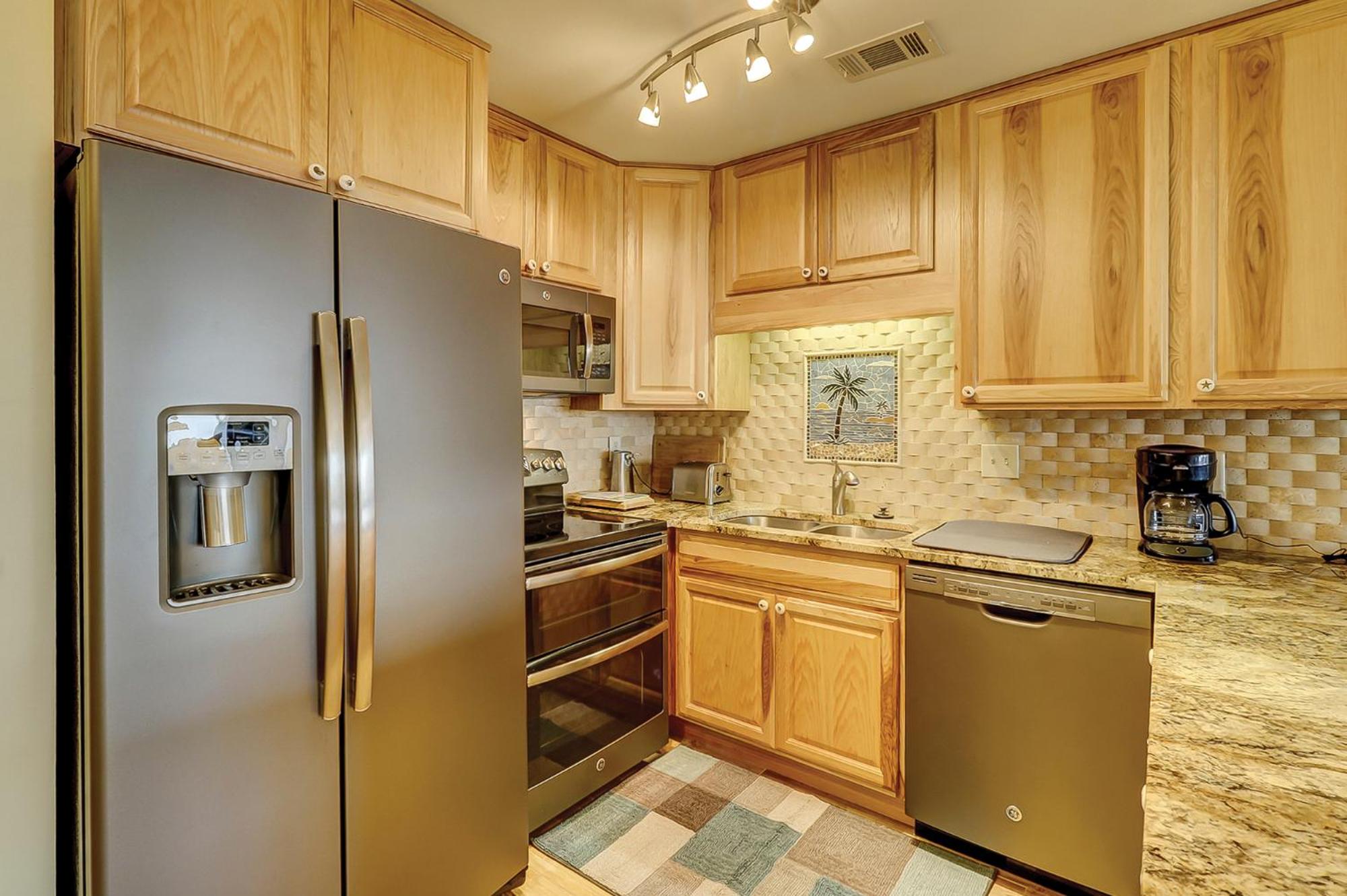Gorgeous Ocean Views King 2 Queens close to ocean Bikes & Beach Gear Included
