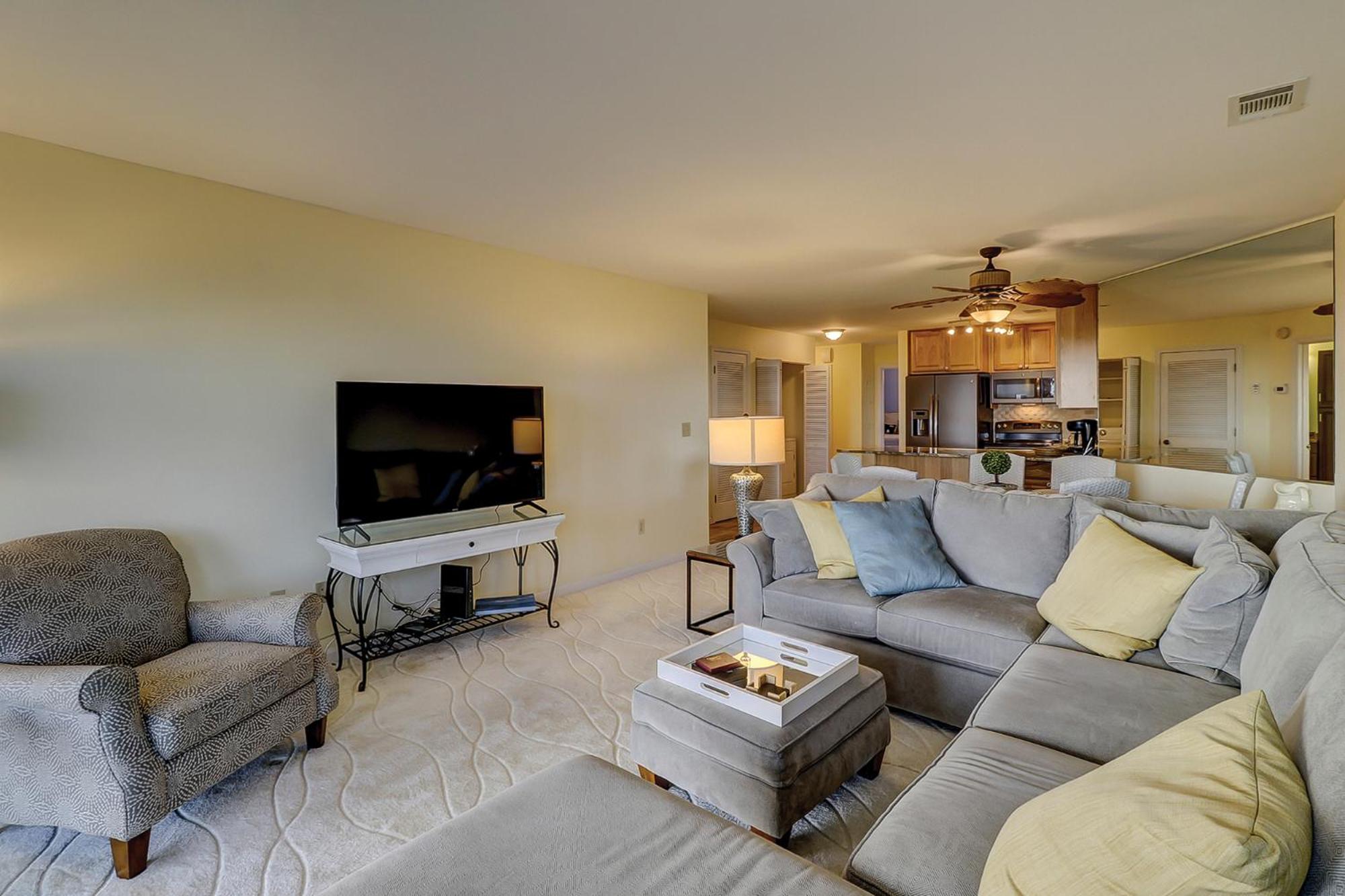 Gorgeous Ocean Views King 2 Queens close to ocean Bikes & Beach Gear Included