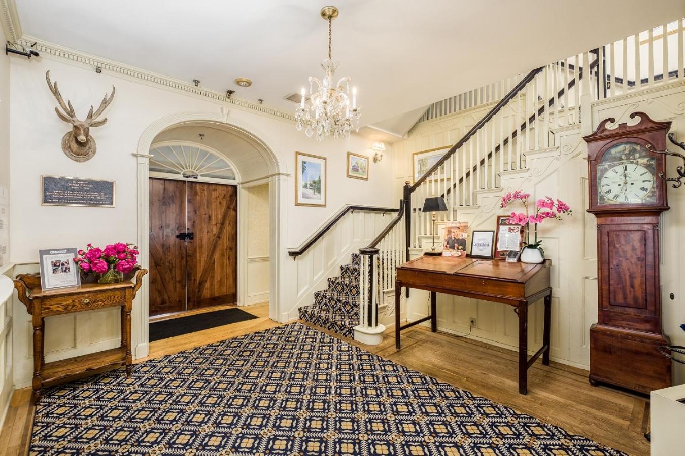 Simsbury 1820 House view 2