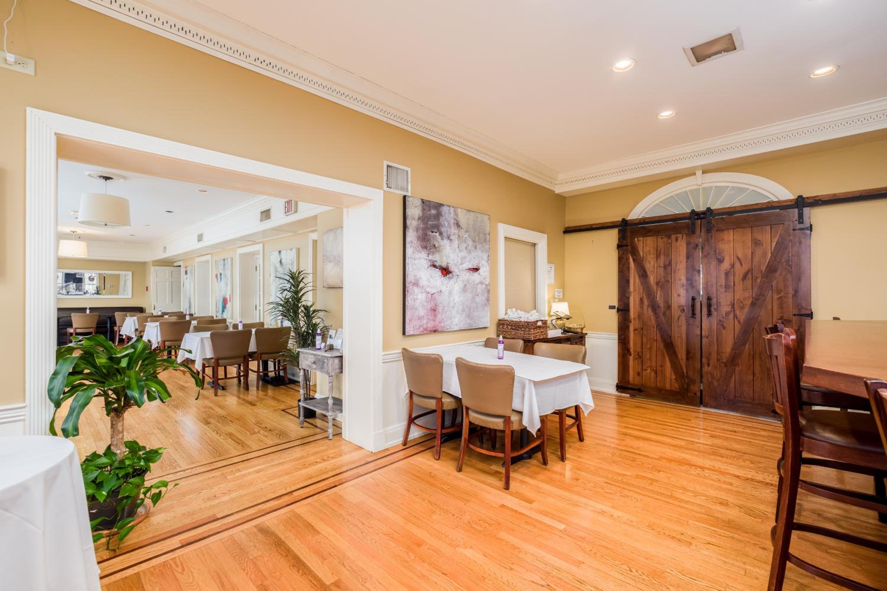 Simsbury 1820 House view 4
