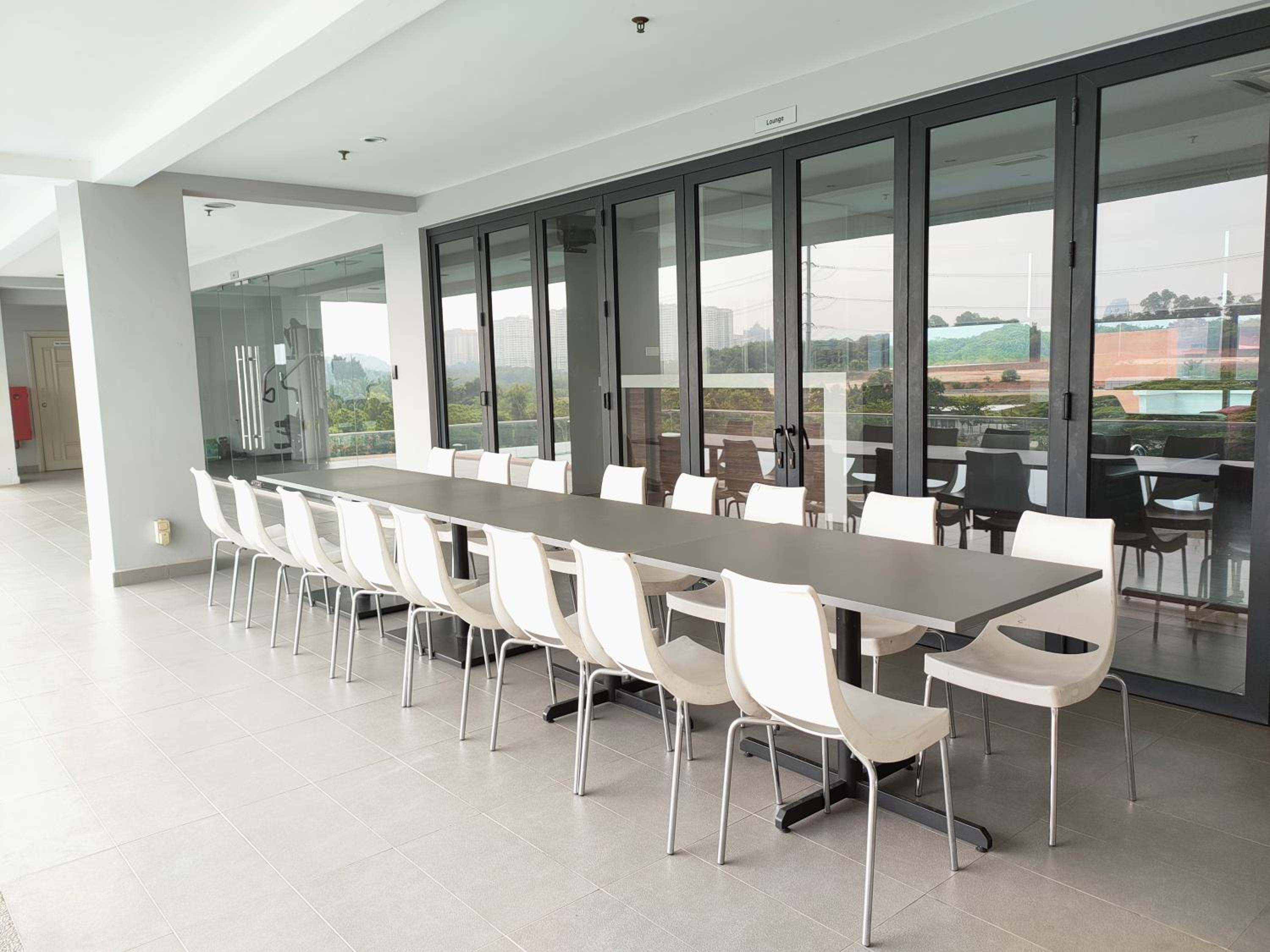 8500SF Roof Top Stay With Private Infinity Pool & Gym Located In Cyberjaya photo 3