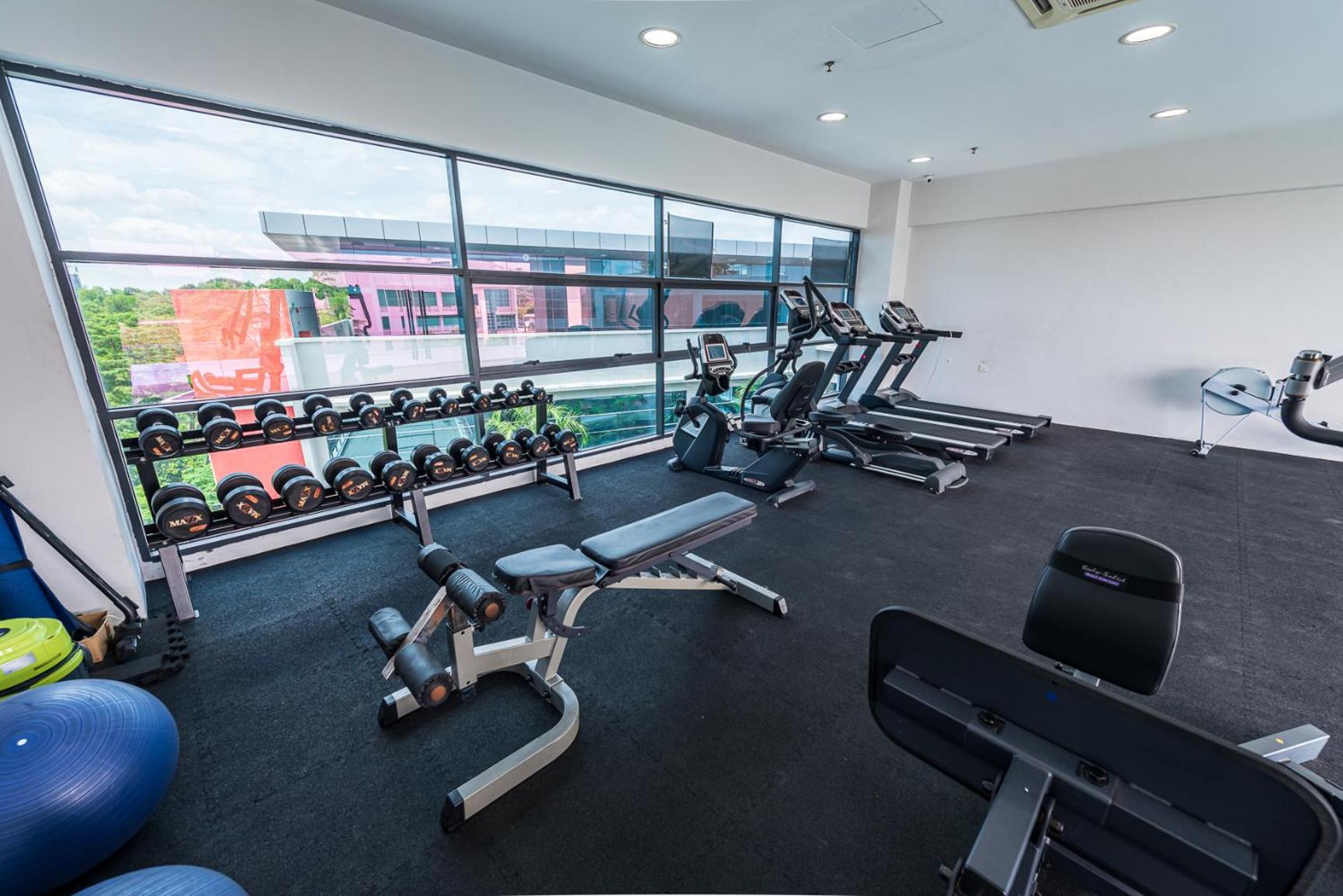 8500SF Roof Top Stay With Private Infinity Pool & Gym Located In Cyberjaya photo 4