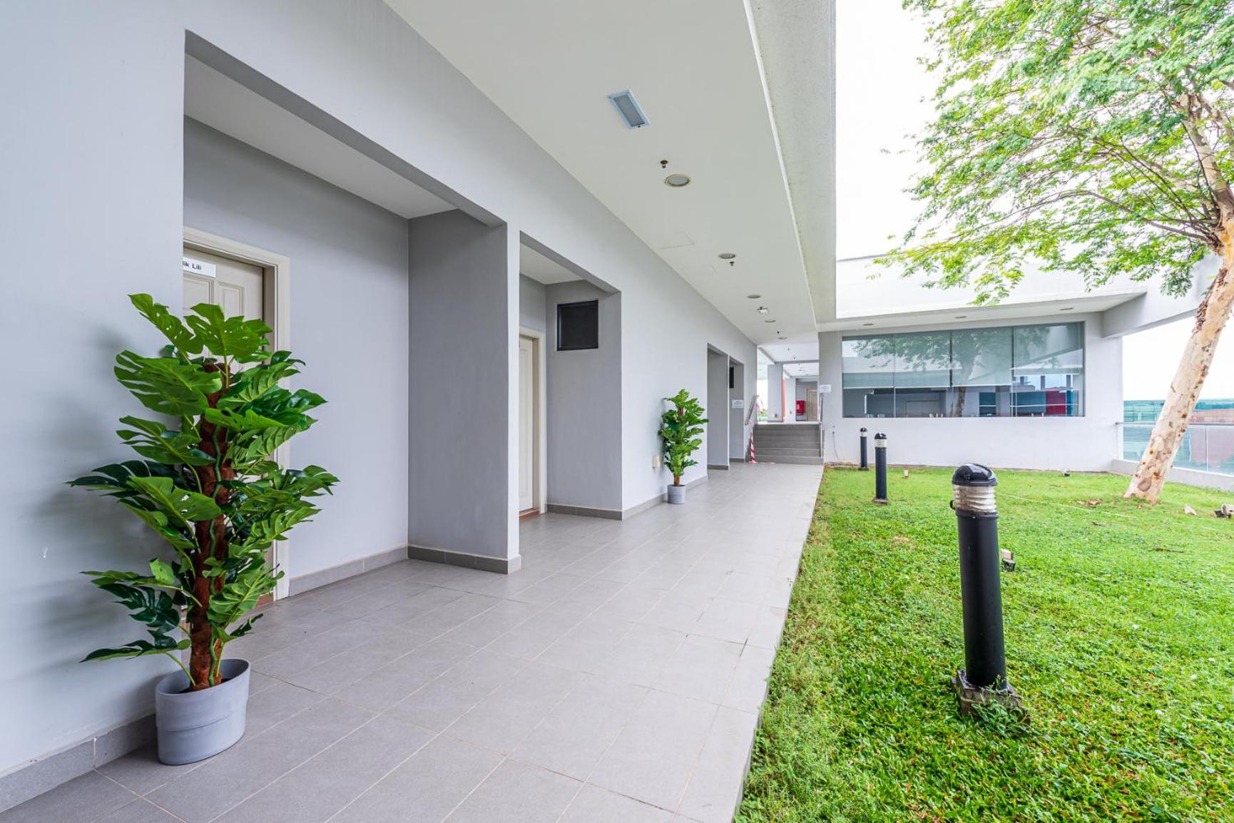 8500SF Roof Top Stay With Private Infinity Pool & Gym Located In Cyberjaya photo 2