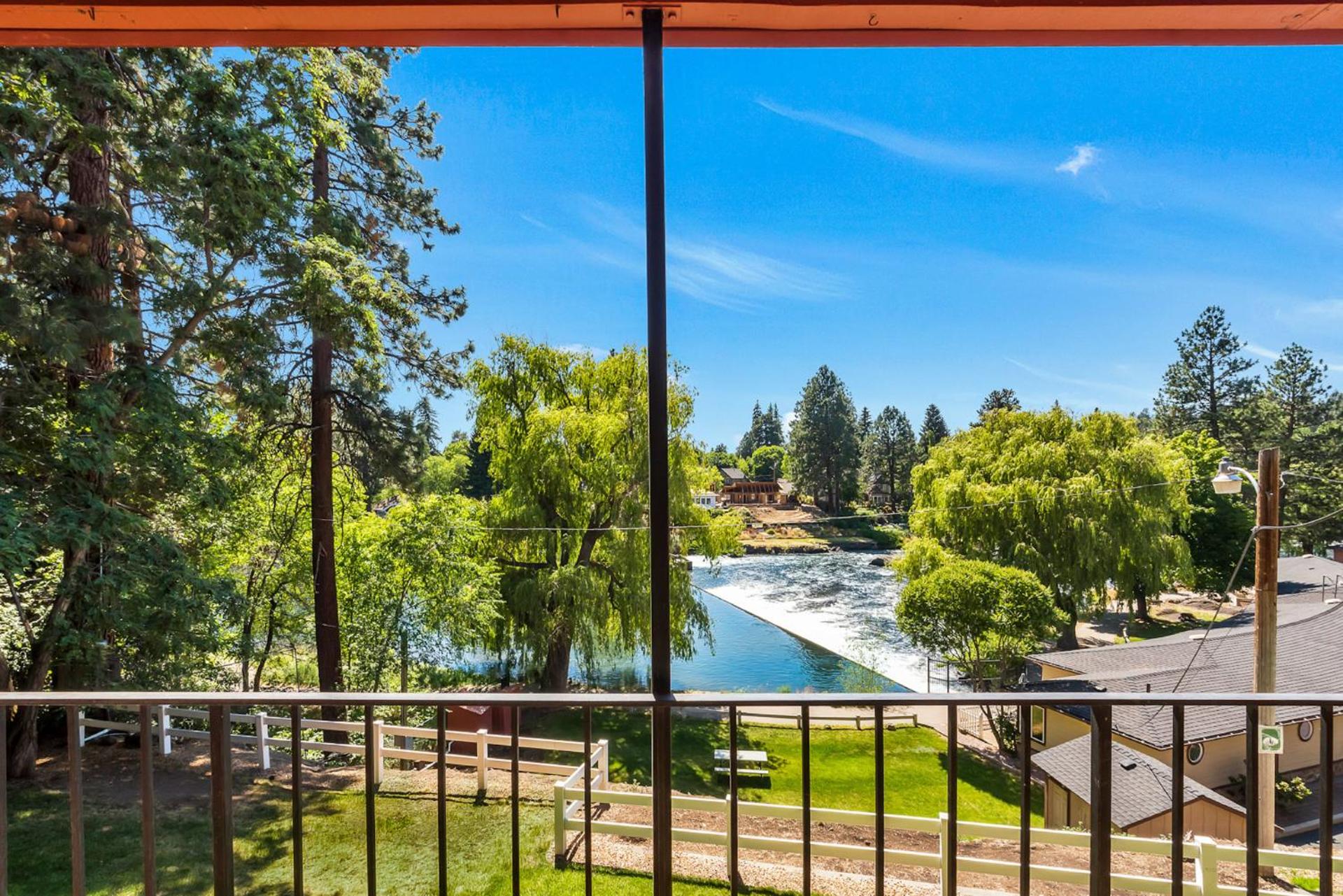 Bend Riverside Condos Near Downtown Bend view 4