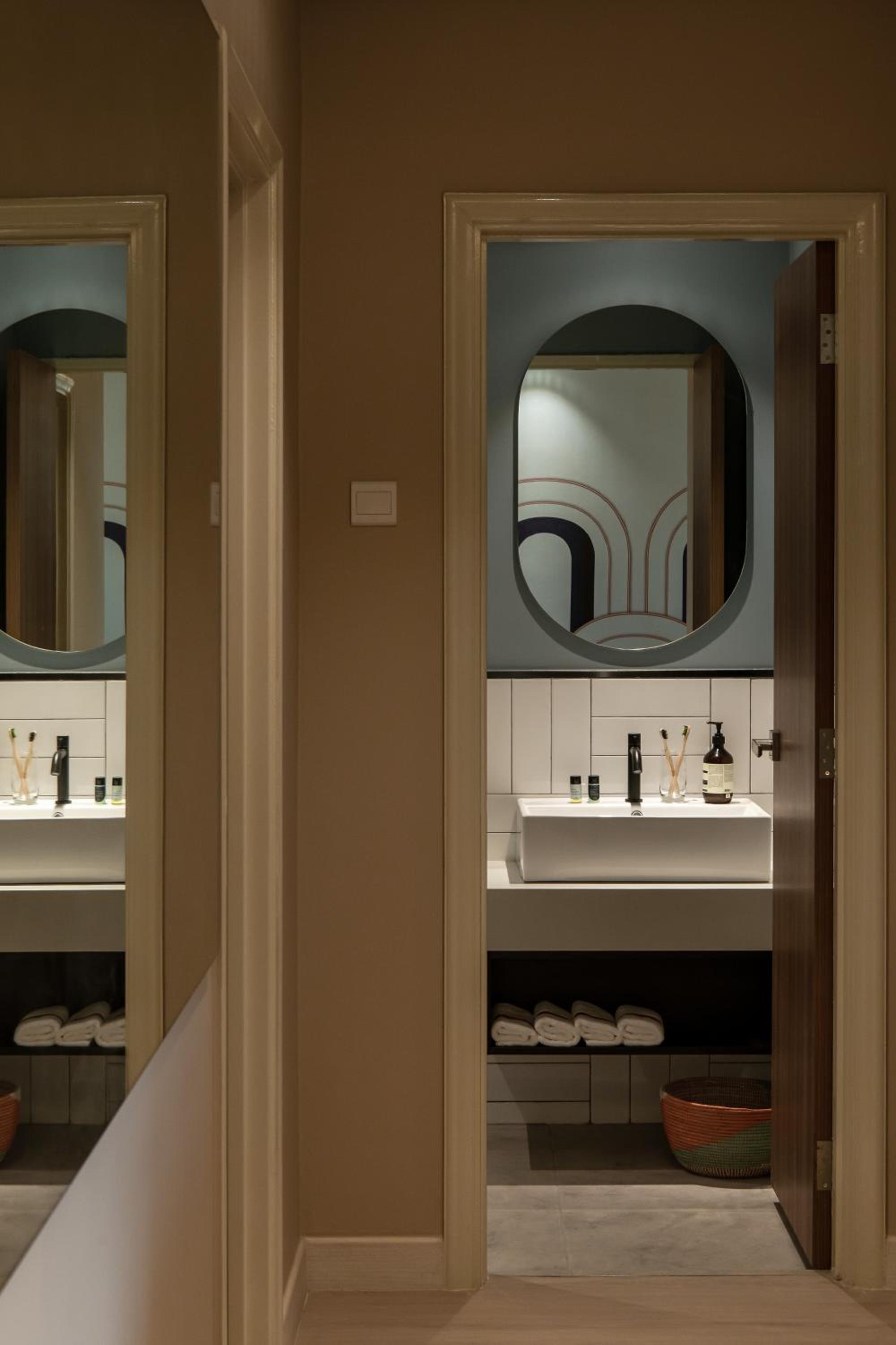 AMI Suites - Arte Mont Kiara