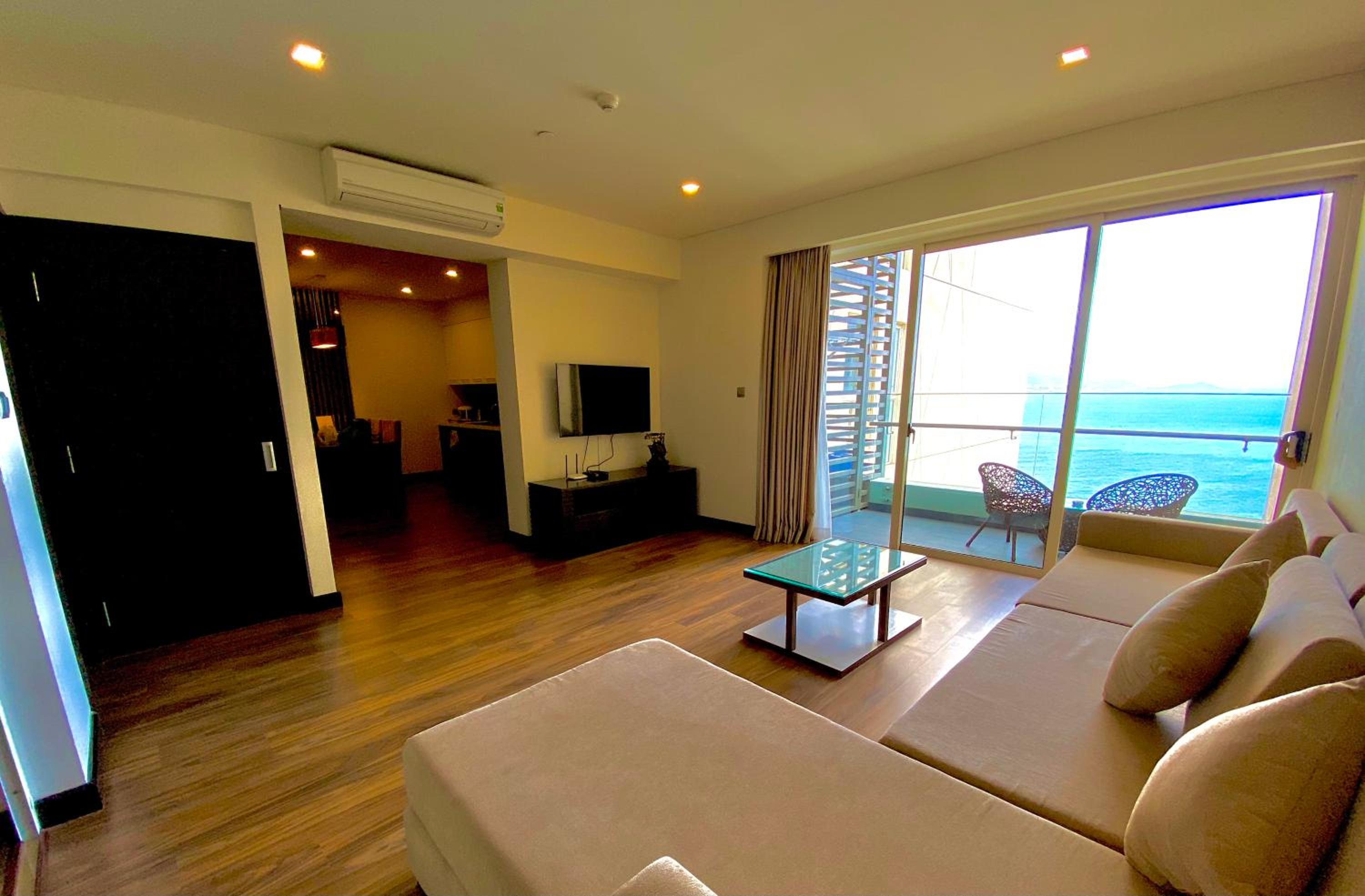 Luxury Sea View Apartment photo 10 of 52
