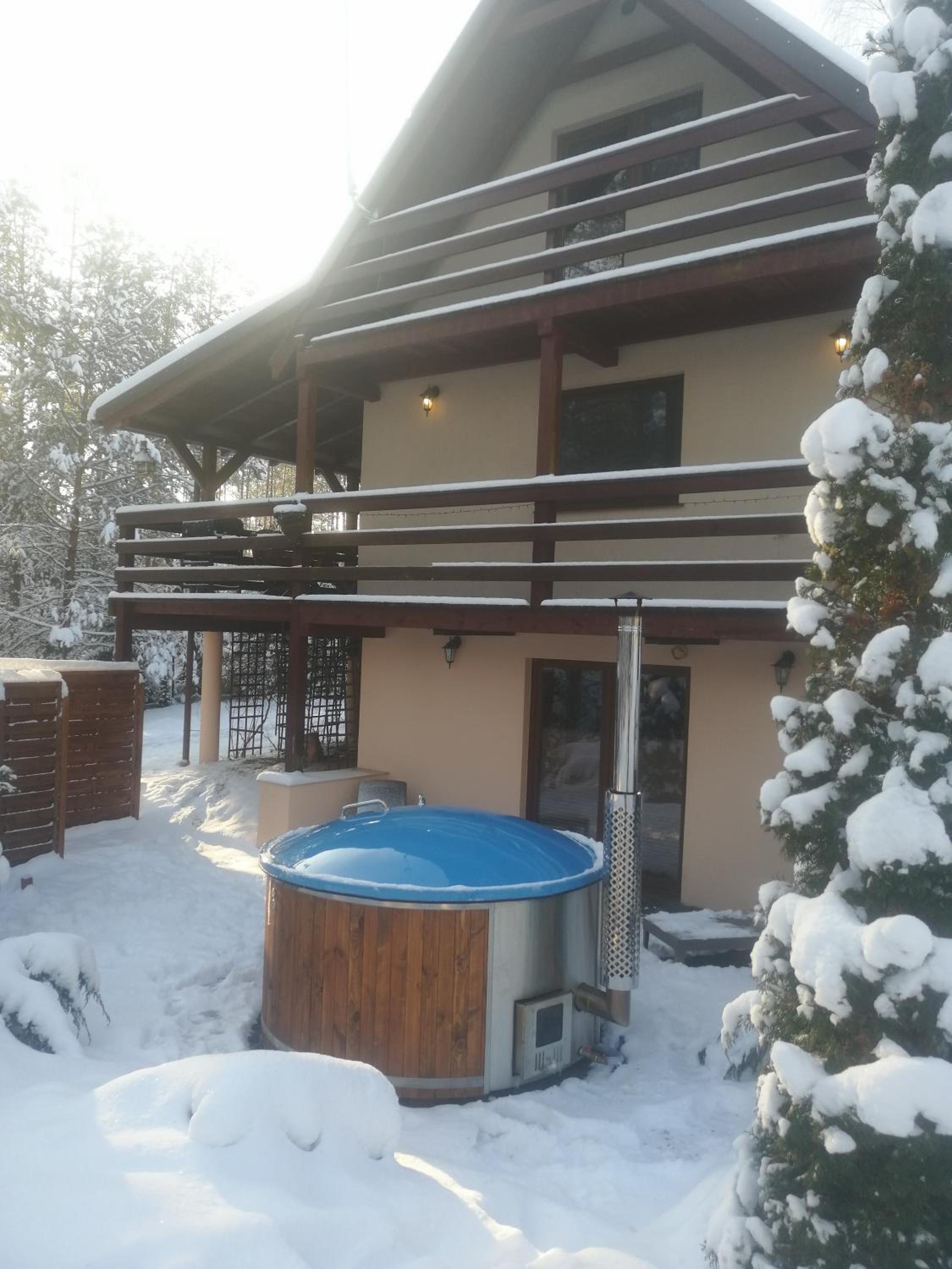 Domek Aleksander z basenem, banią ruską i sauną view 2