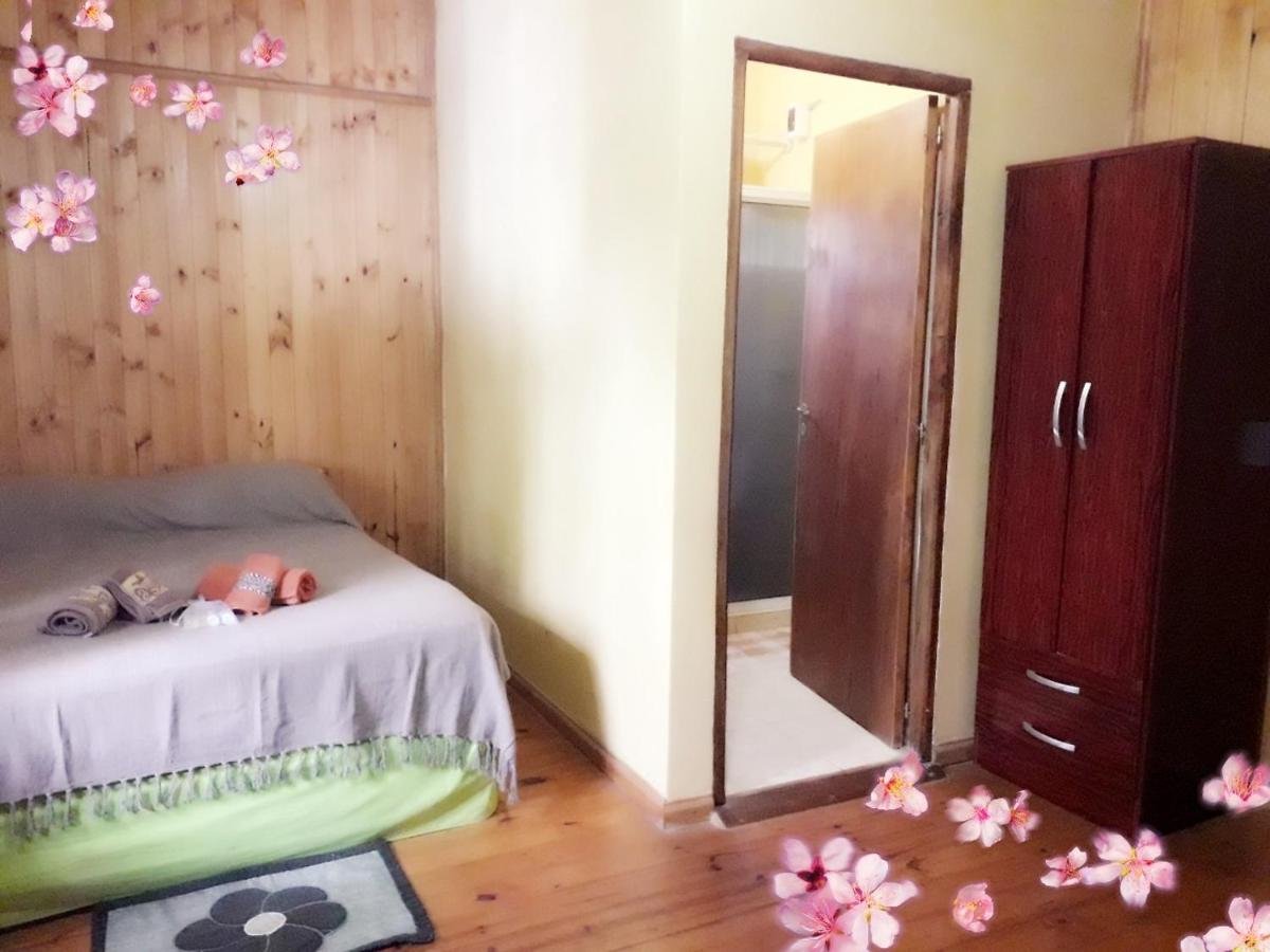 Residencial Azaleas Place Guest House