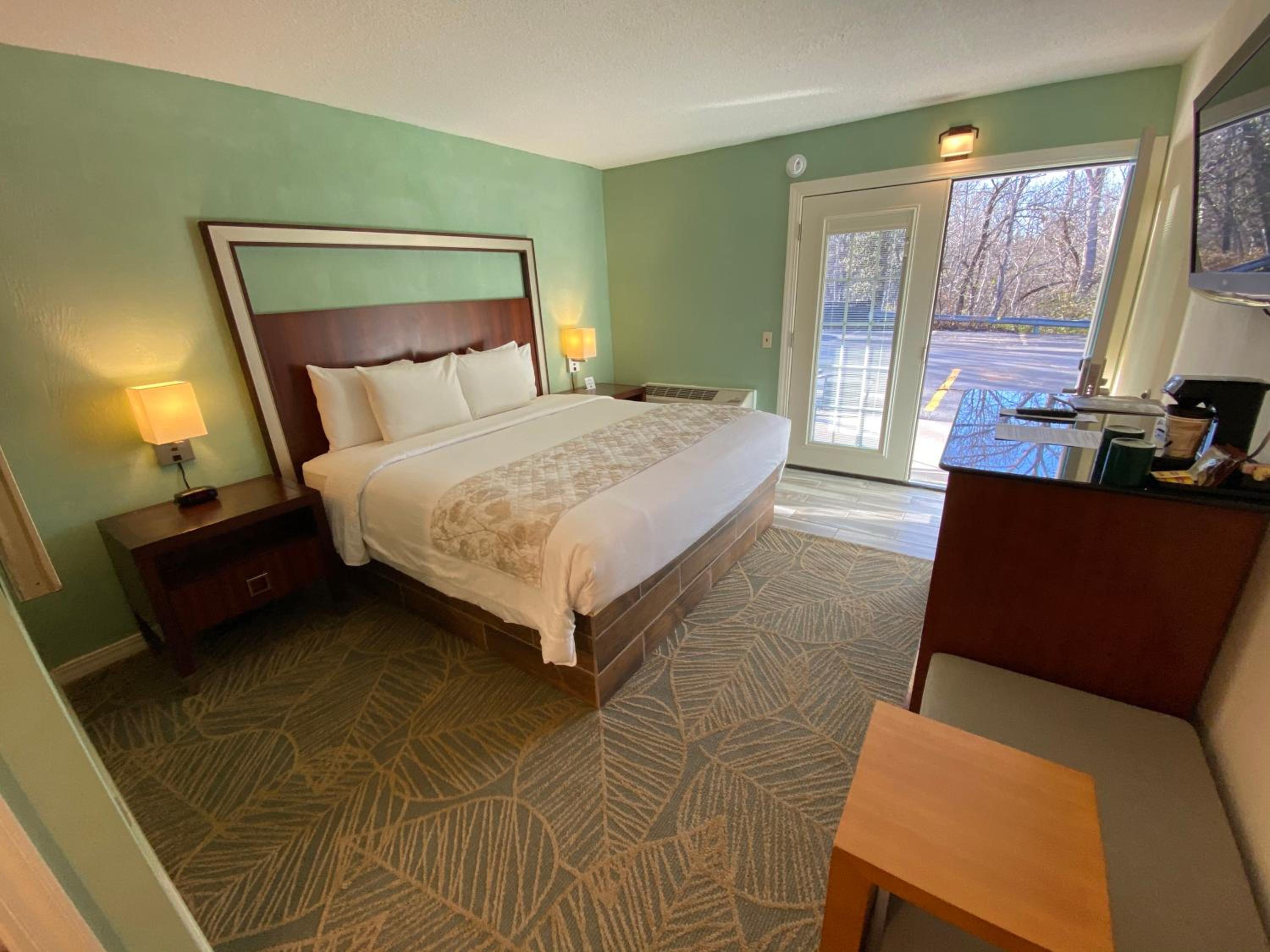 Cascades Inn