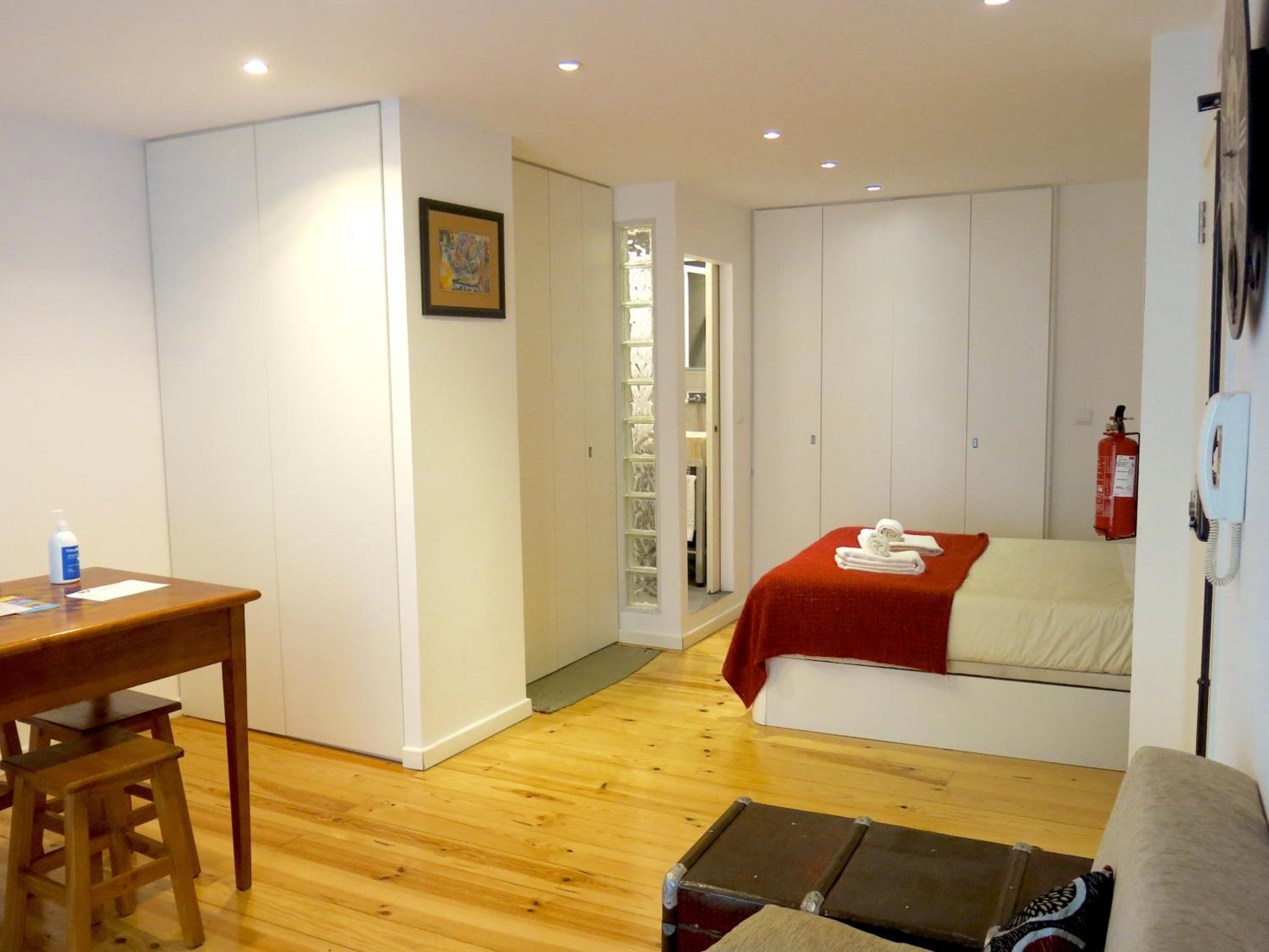 Cozy Studio in Mouraria with AC view 5
