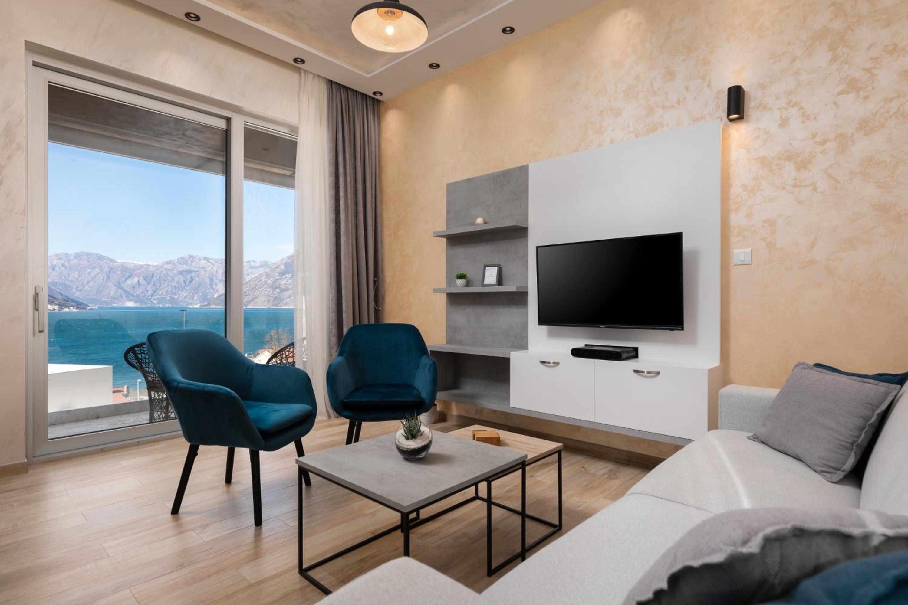 Bonintro Lux Apartment view 5