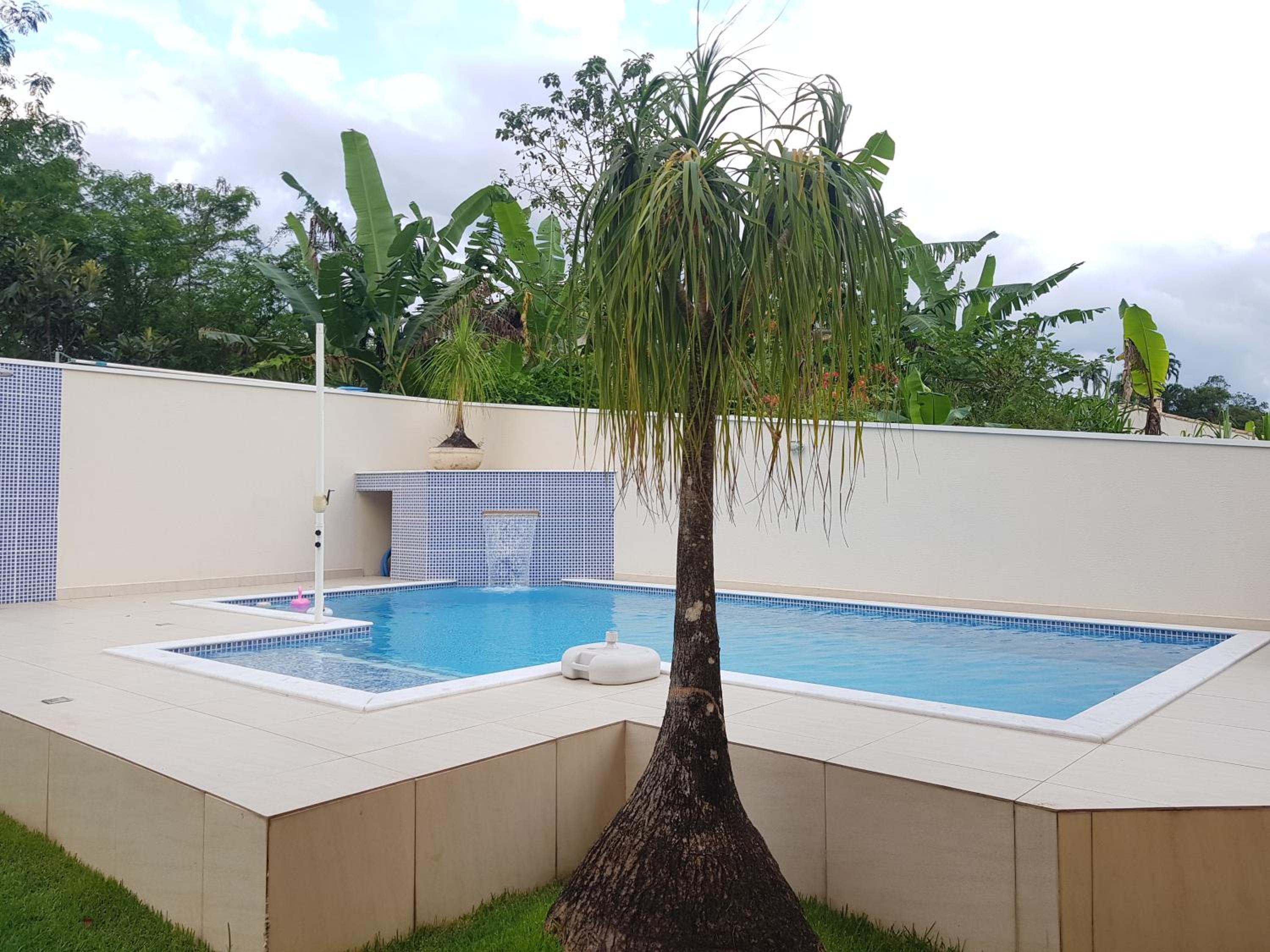 BELA CASA TERREA PRAIA LAGOINHA, UBATUBA com piscina, Ar condicionado, churrasqueira, forno a lenha, wifi