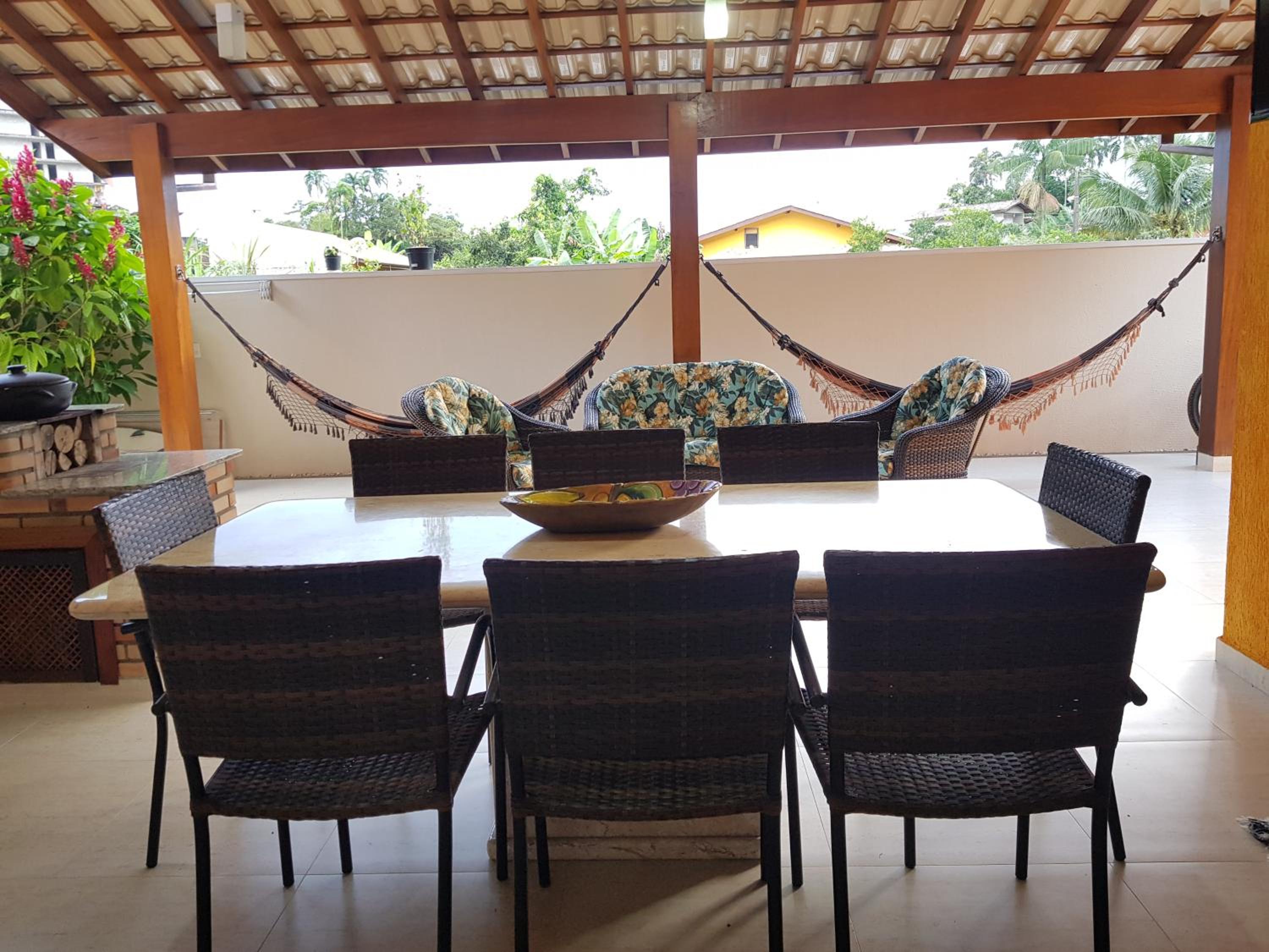 BELA CASA TERREA PRAIA LAGOINHA, UBATUBA com piscina, Ar condicionado, churrasqueira, forno a lenha, wifi