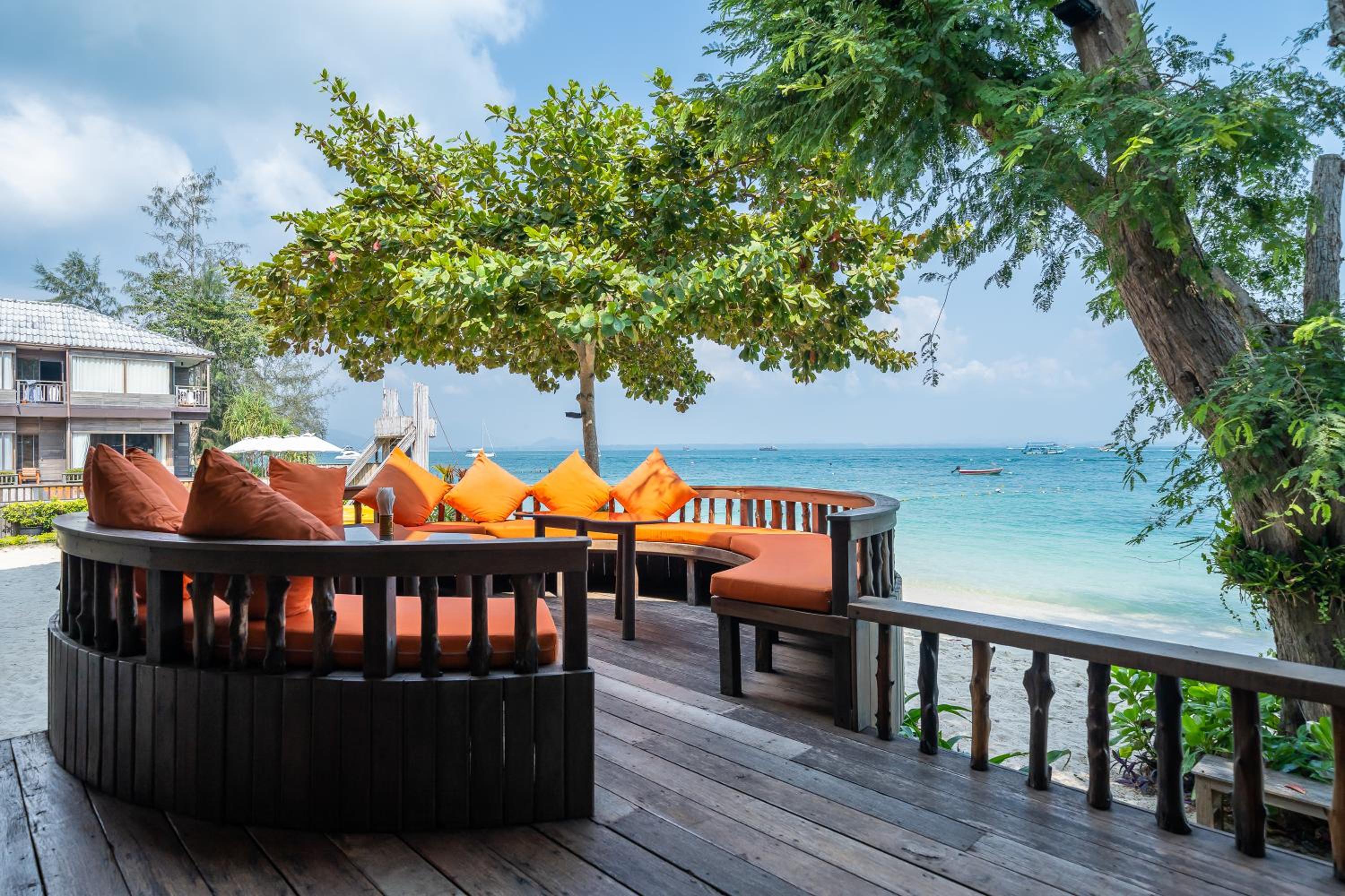 Baan Ploy Sea