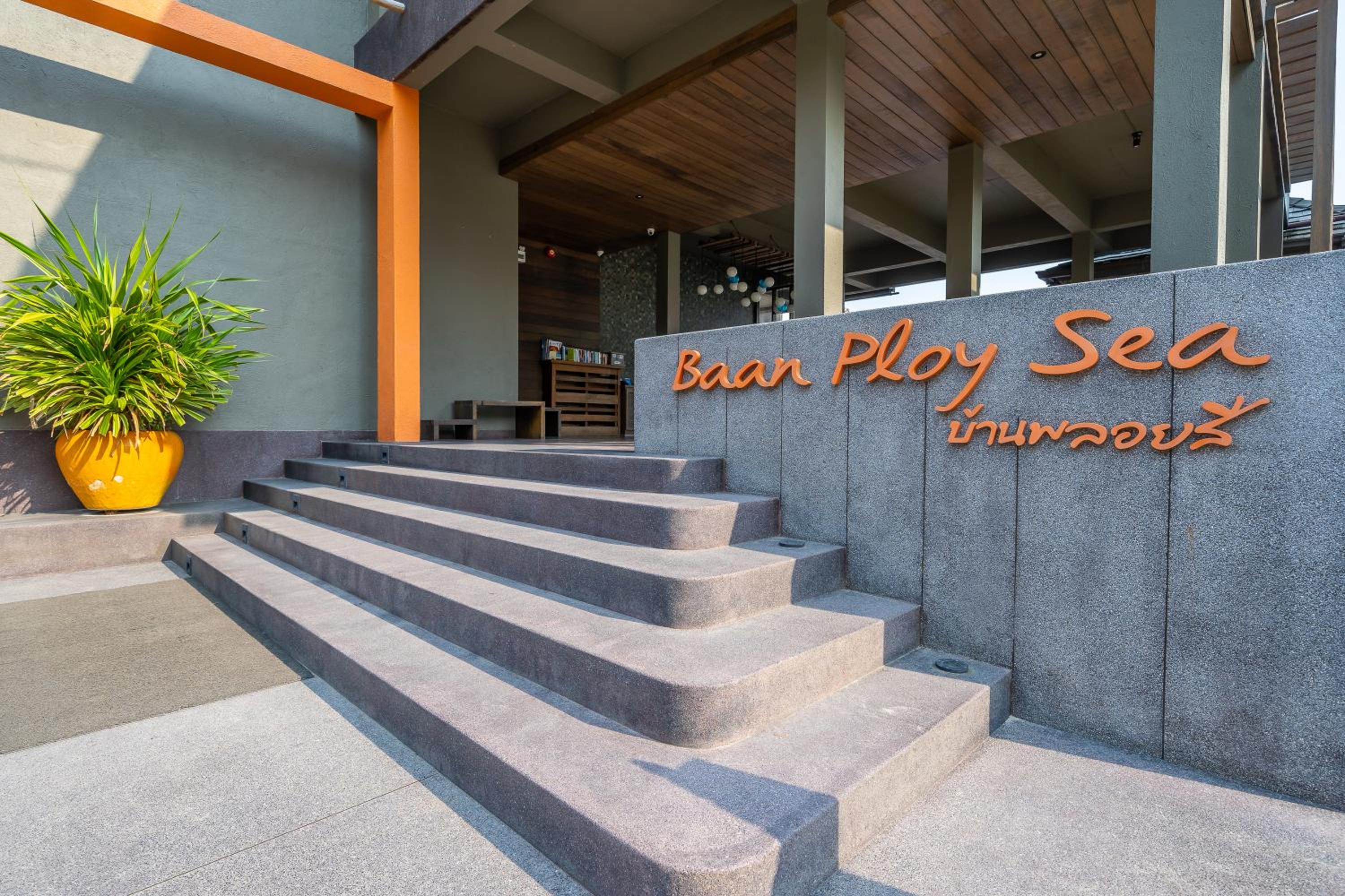 Baan Ploy Sea