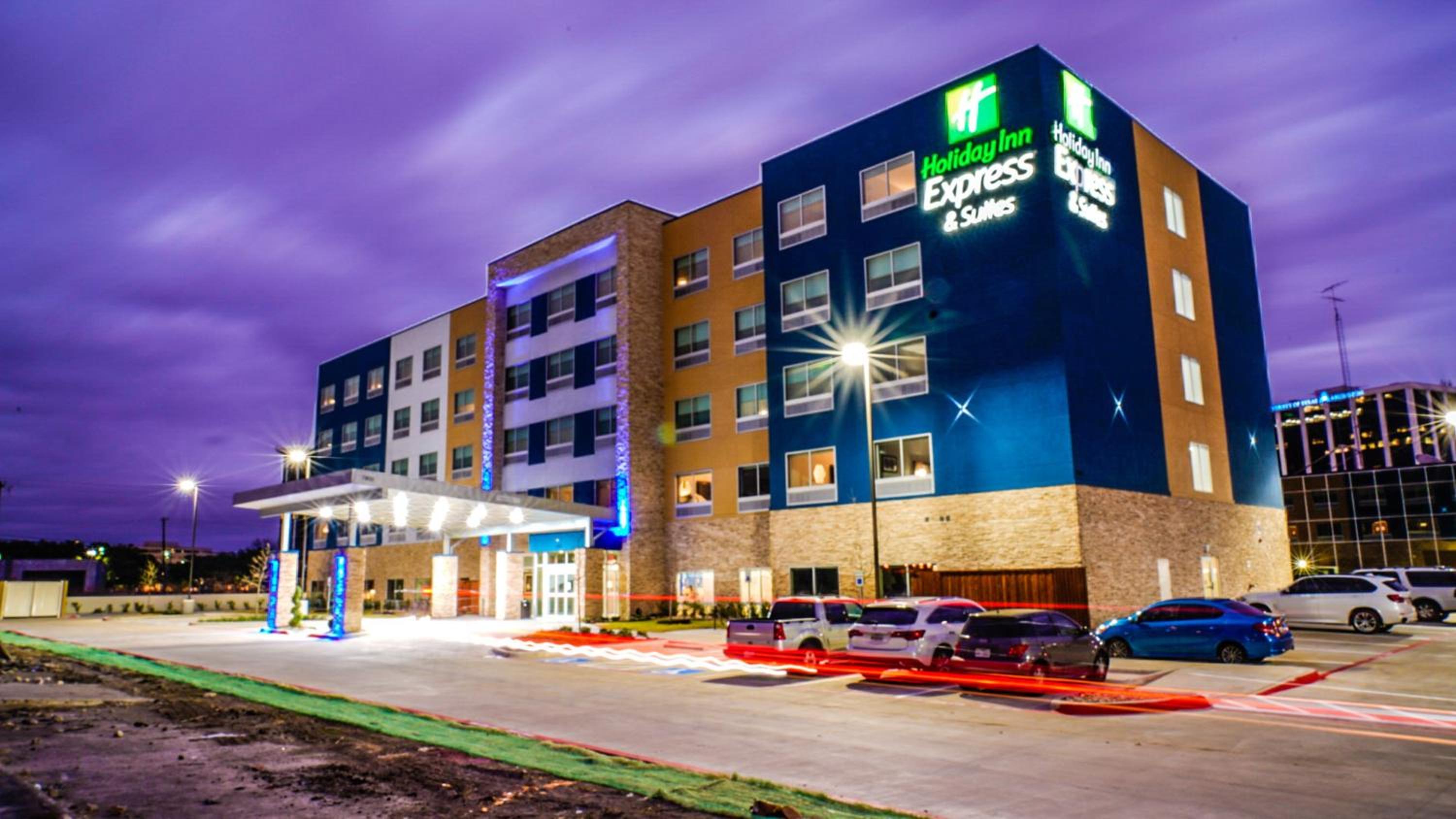 Hotel Holiday Inn Express & Suites Dallas Market Ctr - Love Field By Ihg