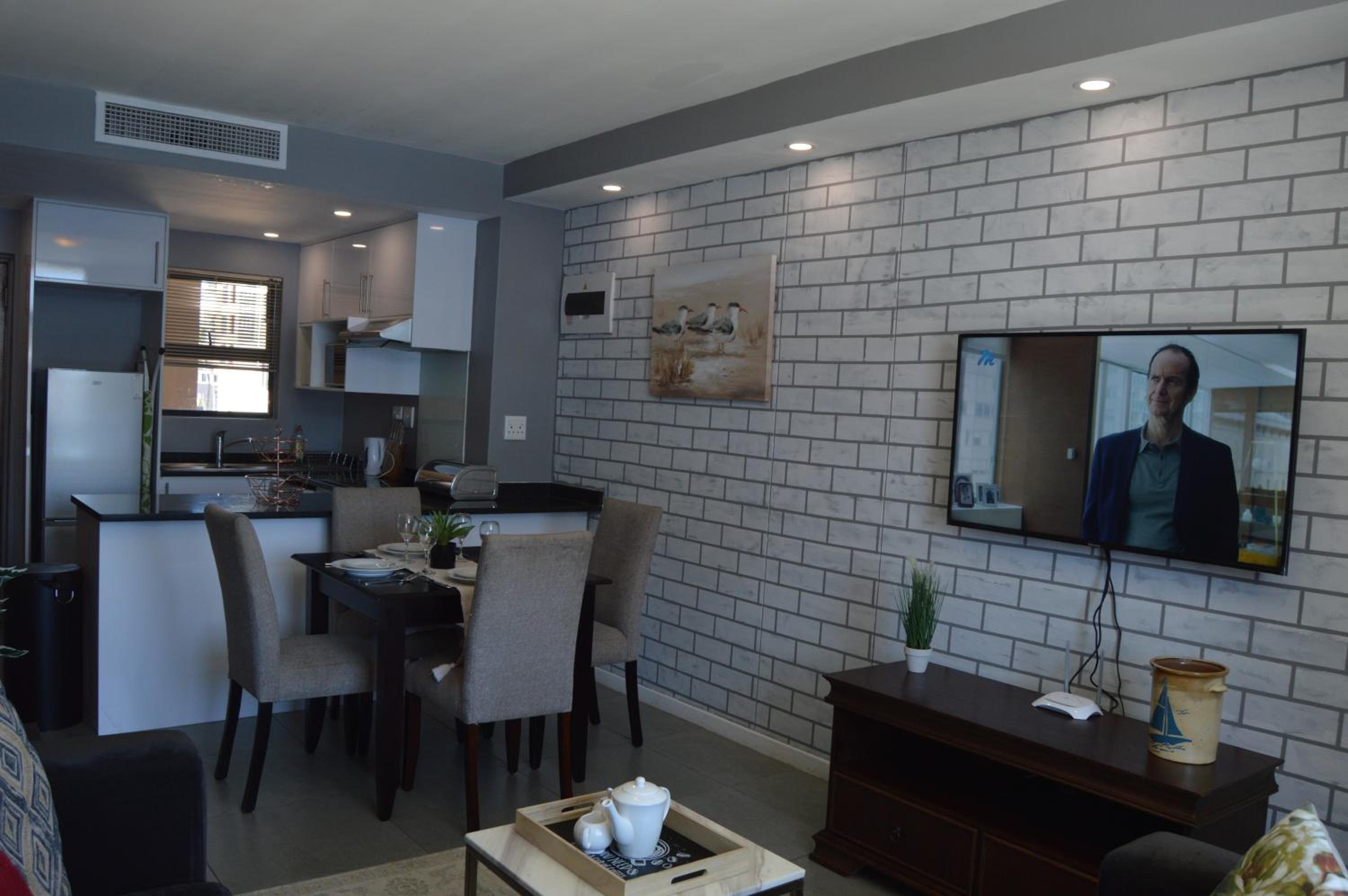 Accommodation Front - Fantastic & Spacious 4 Sleeper view 3