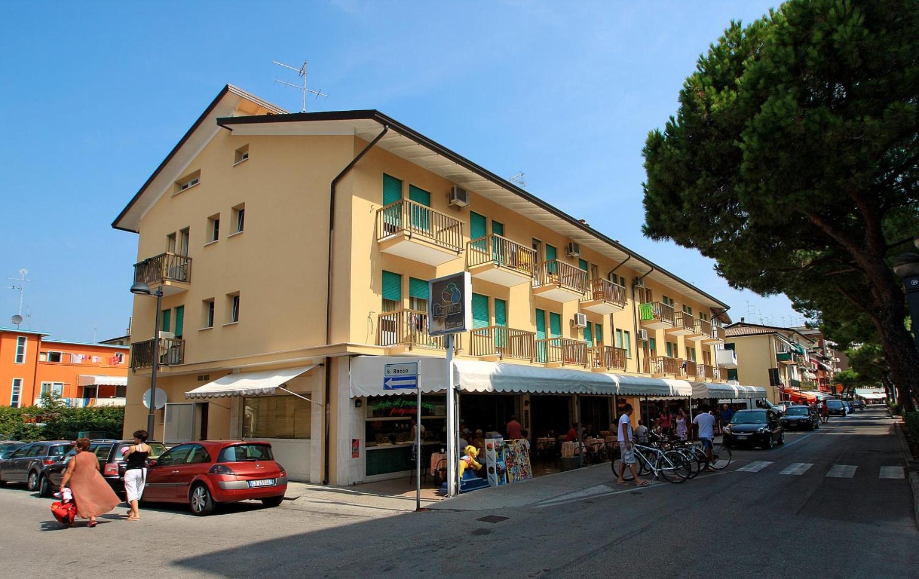 Stella d'Oro view 3