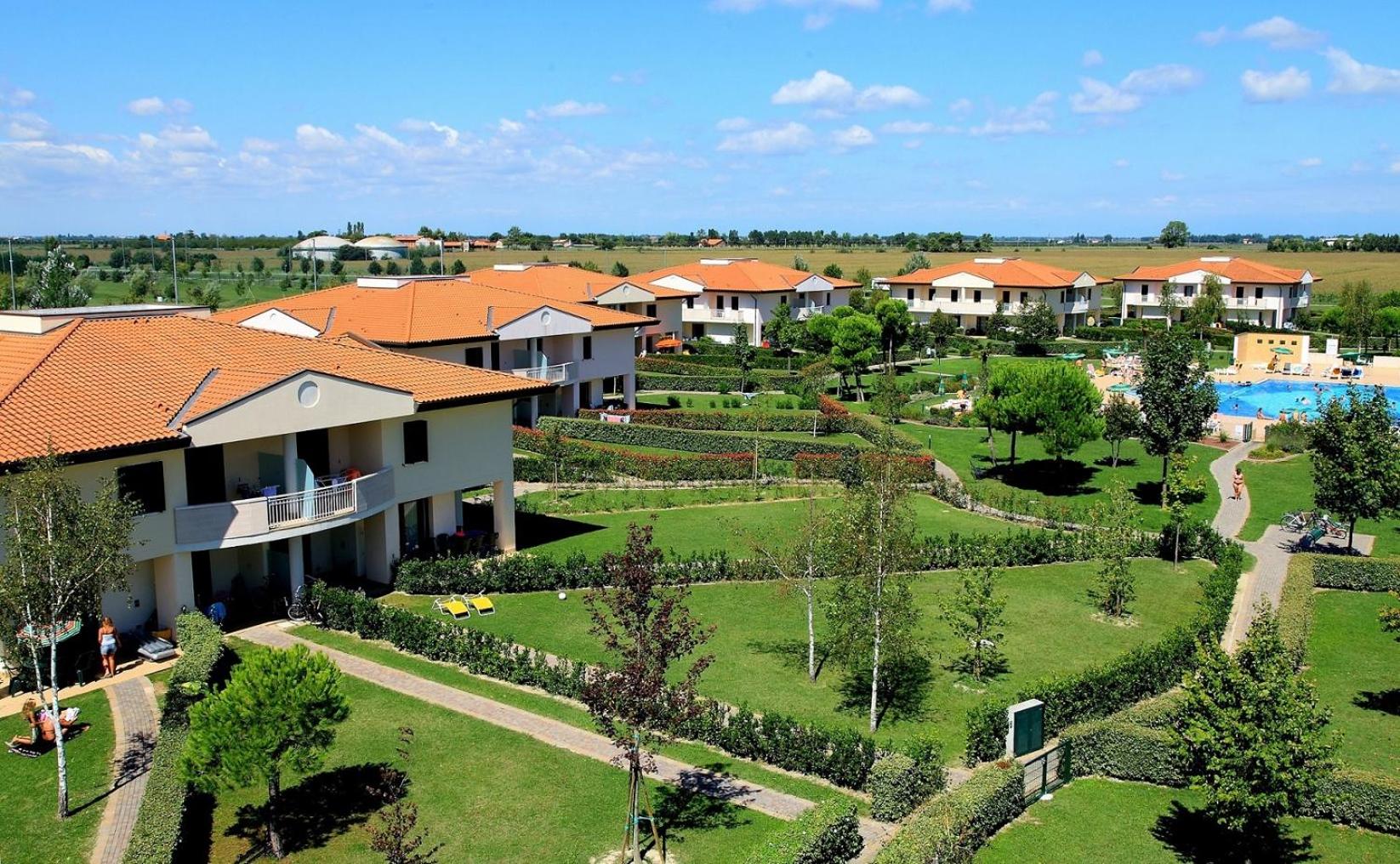 Lecci Lido Altanea view 3