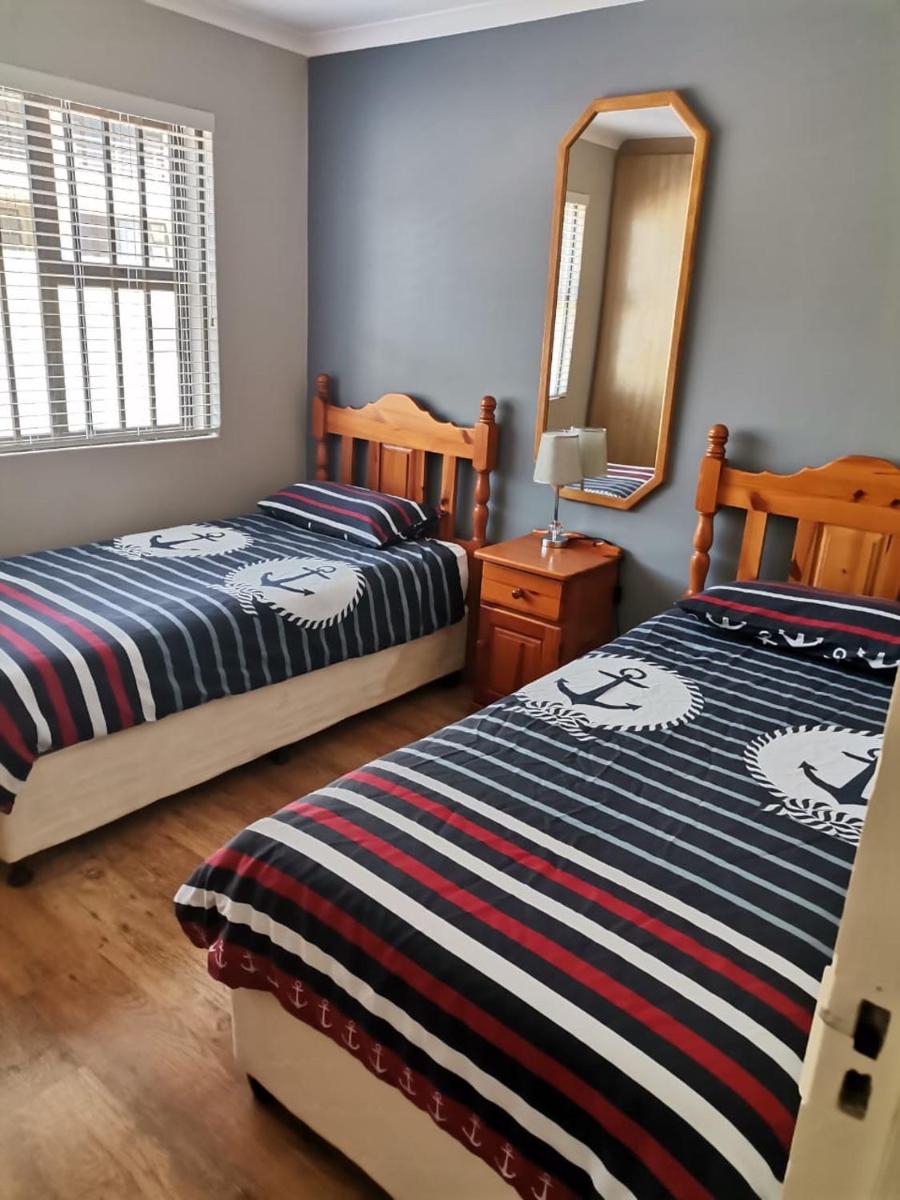 Quaint flat in De Kelder with ocean view, De Kelders, photo 2 of 12