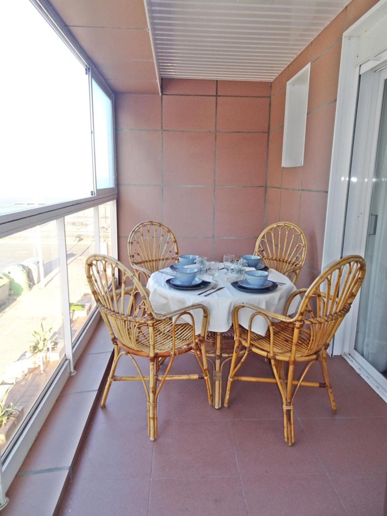 CAPRI GANDIA PRIMERA LÍNEA - Alquiler solo familias