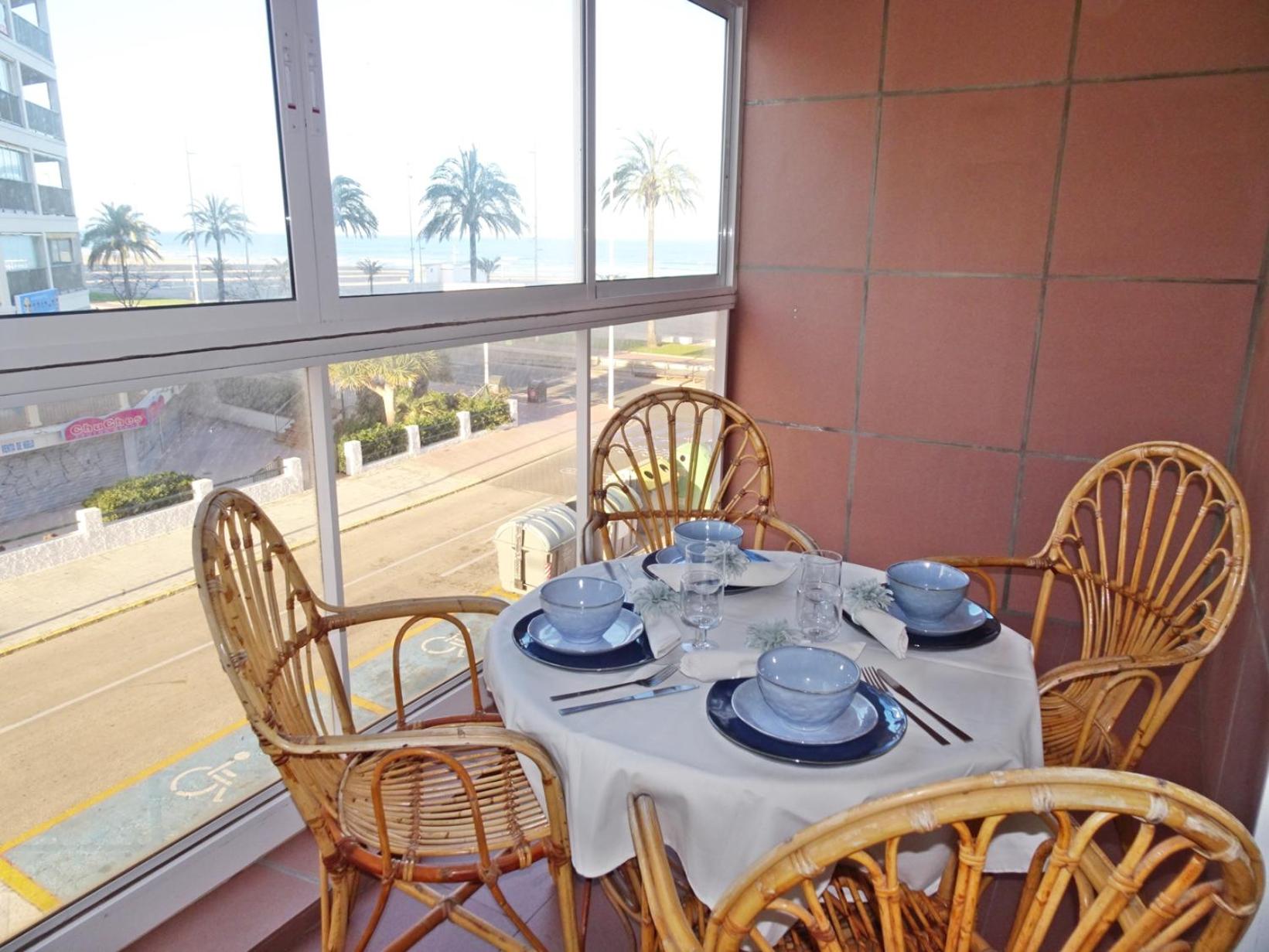CAPRI GANDIA PRIMERA LÍNEA - Alquiler solo familias