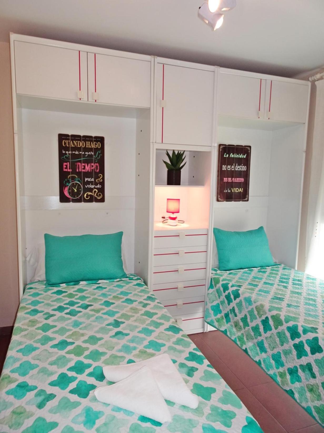 CAPRI GANDIA PRIMERA LÍNEA - Alquiler solo familias