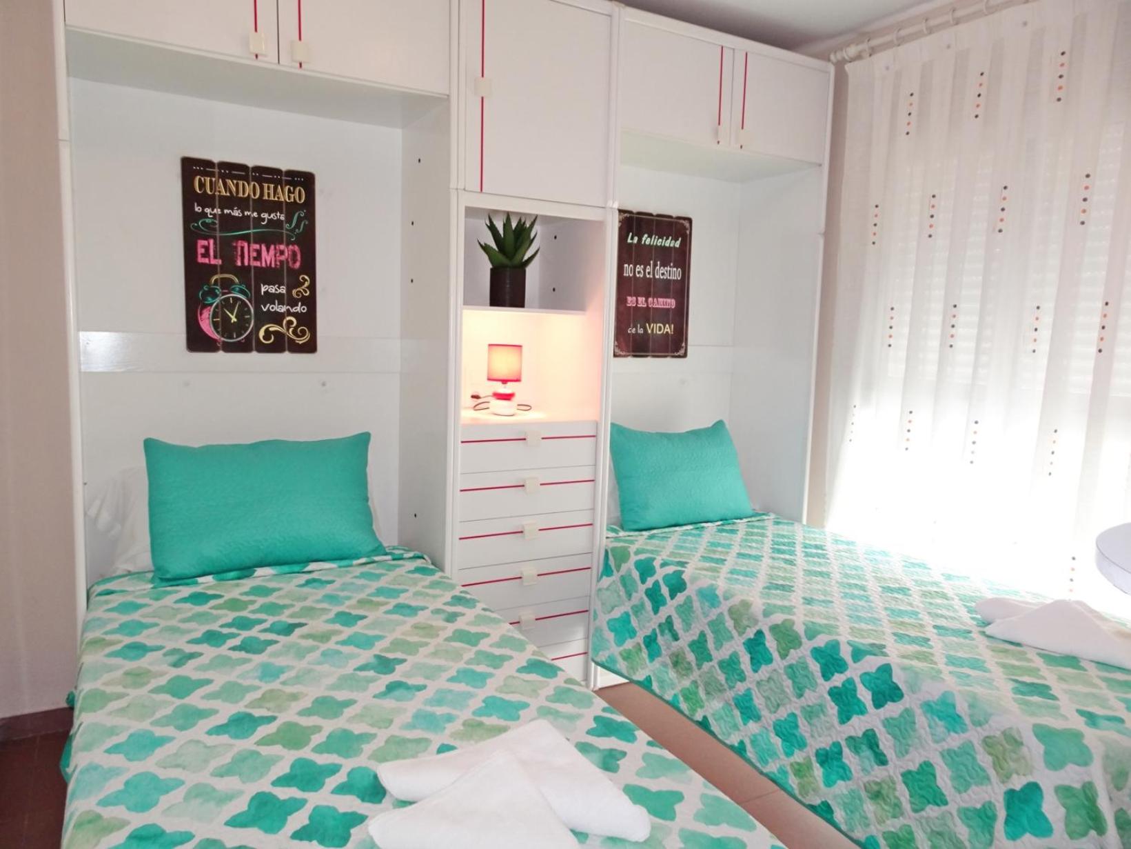 CAPRI GANDIA PRIMERA LÍNEA - Alquiler solo familias