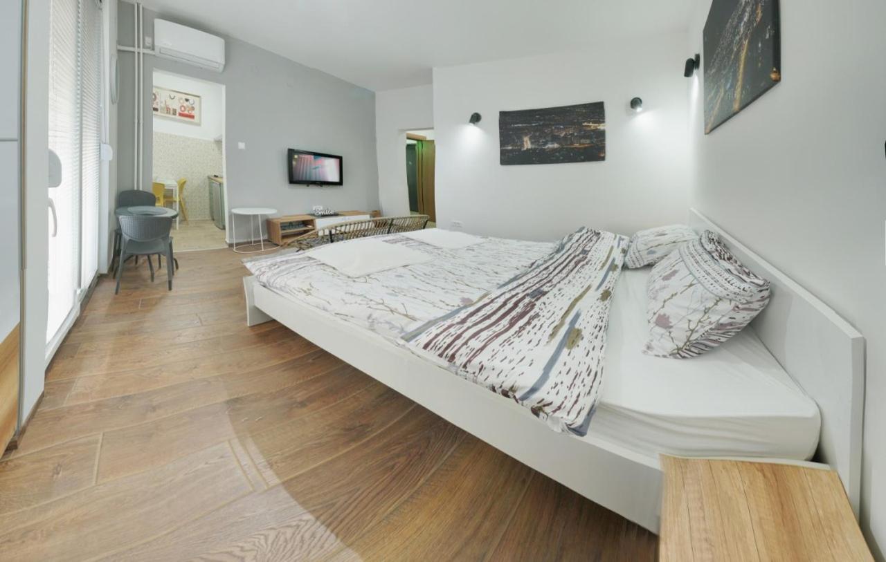 Bibi's Apartments view 2